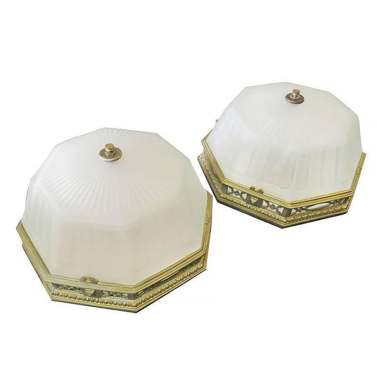 Original screen-used ceiling light prop from the 1997 Titanic Film directed by James Cameron. The light is a replica of the ceiling light used in the First Class Reception on the D Deck. The reception is prominently featured in the 1997 Film as