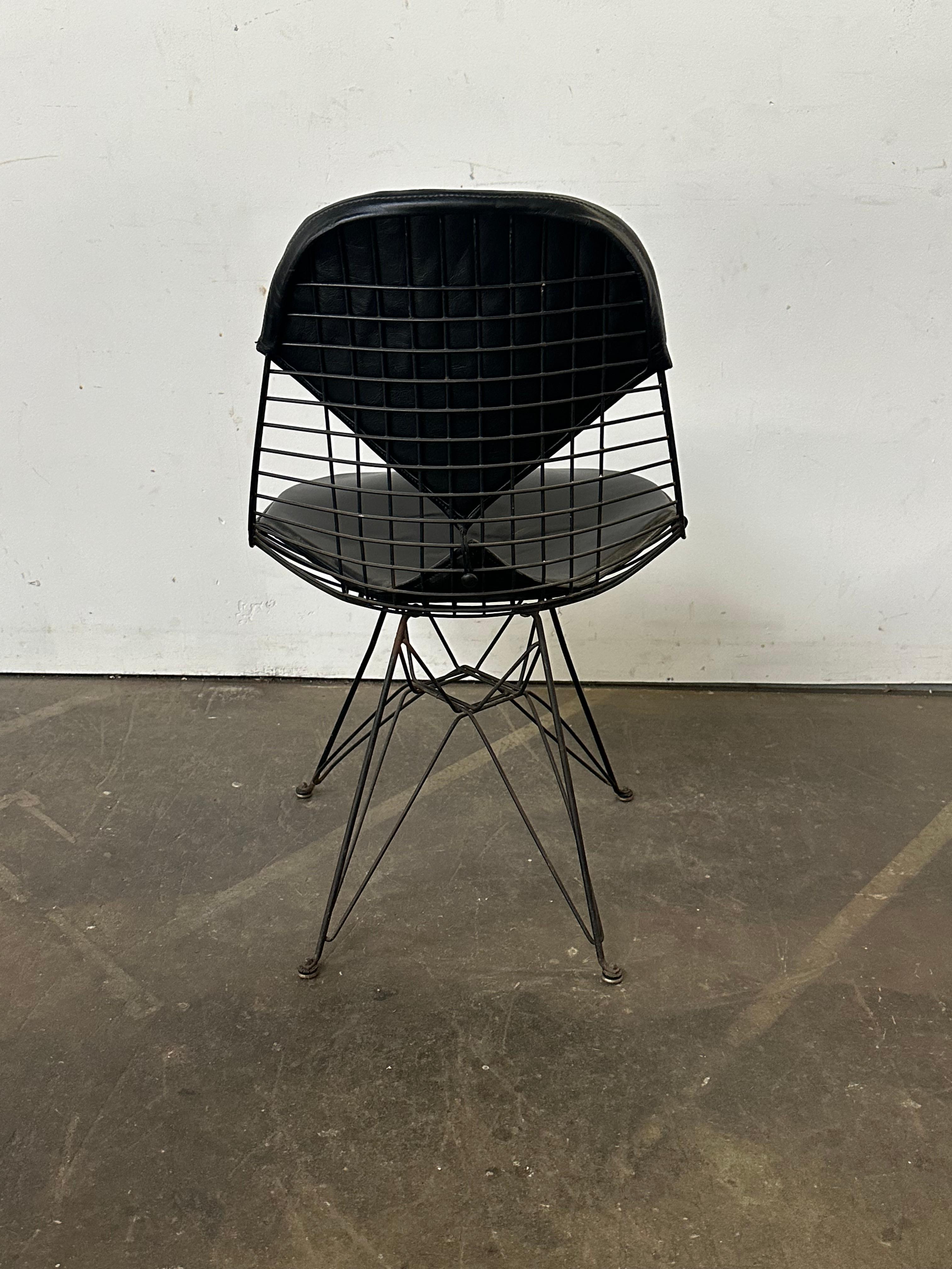 Mid-Century Modern Fauteuil Bikini Eames DKR-2 de la première édition 1950 pour Herman Miller