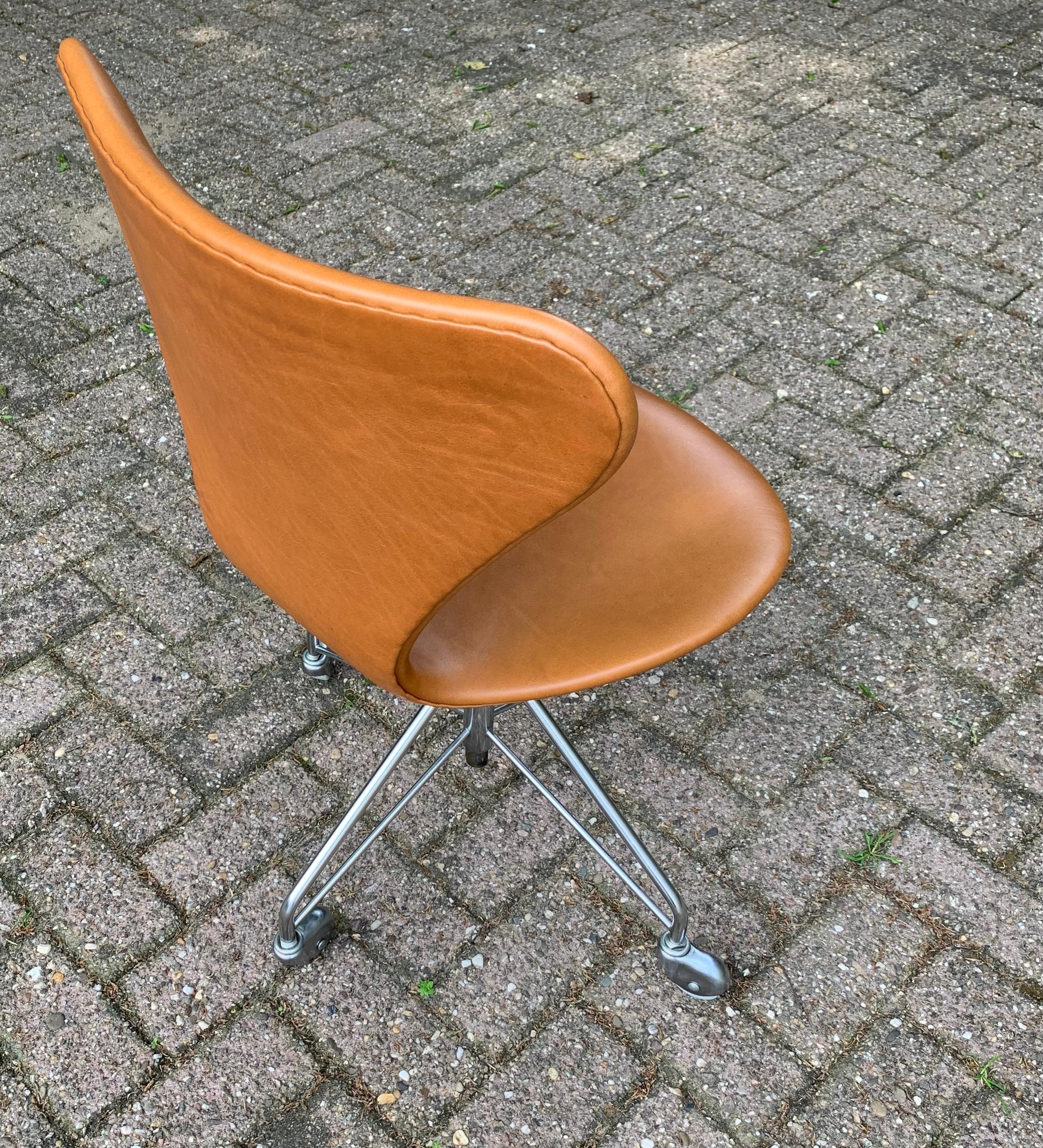 First Edition Arne Jacobsen 3117 Desk Swivel Chair by Fritz Hansen  For Sale 2