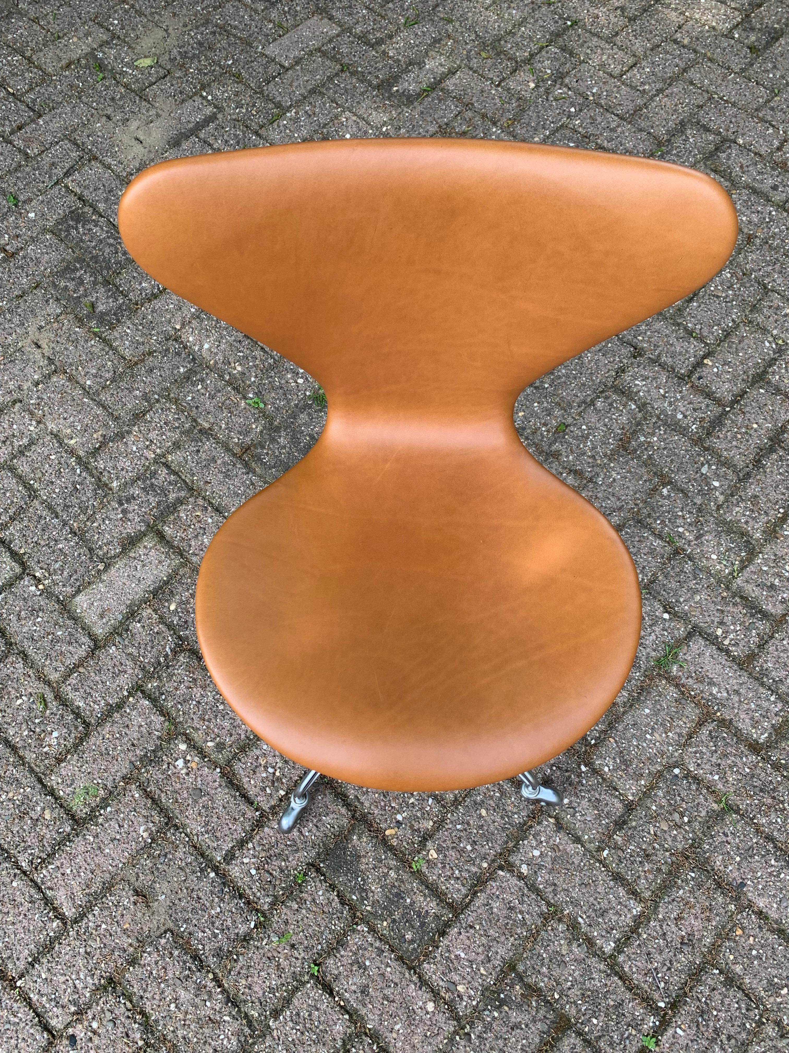 First Edition Arne Jacobsen 3117 Desk Swivel Chair by Fritz Hansen  For Sale 5