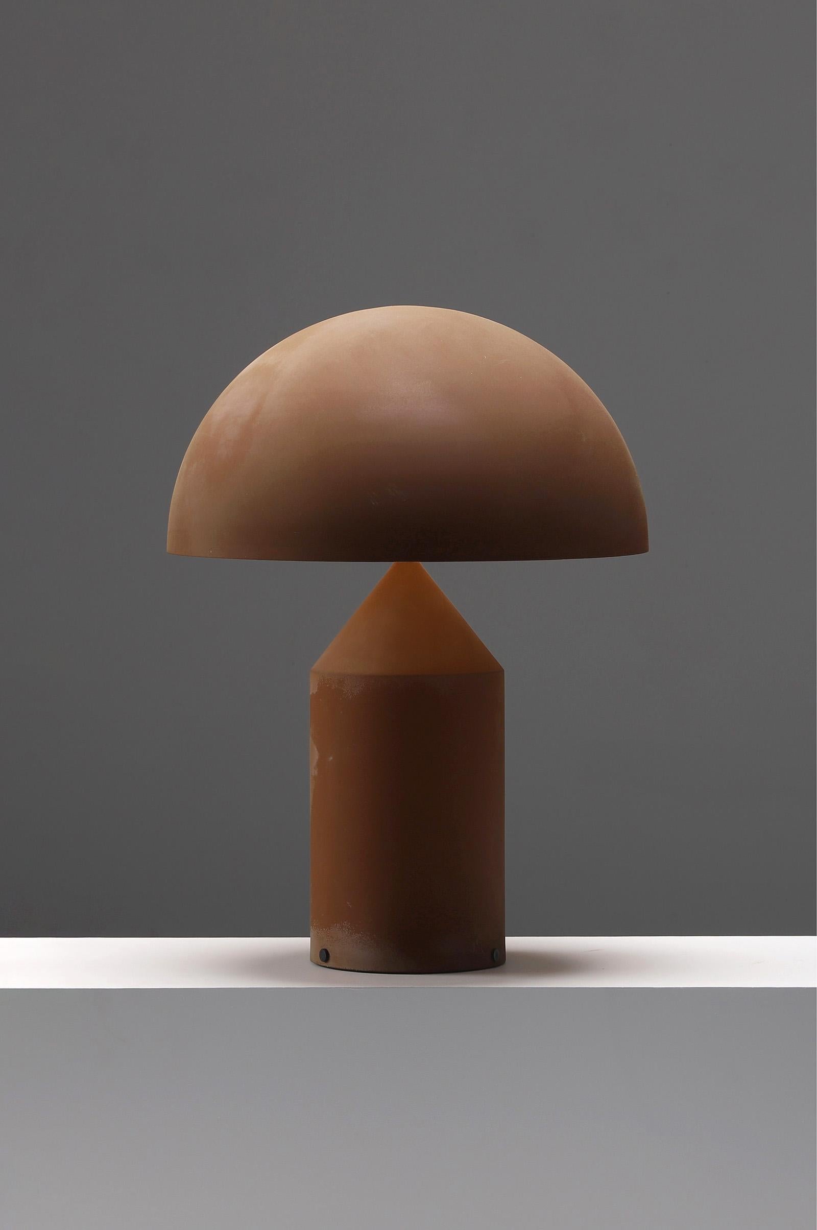 first edition Atollo table lamp designed by Vico Magistretti in 1977 Oluce Italy For Sale 5