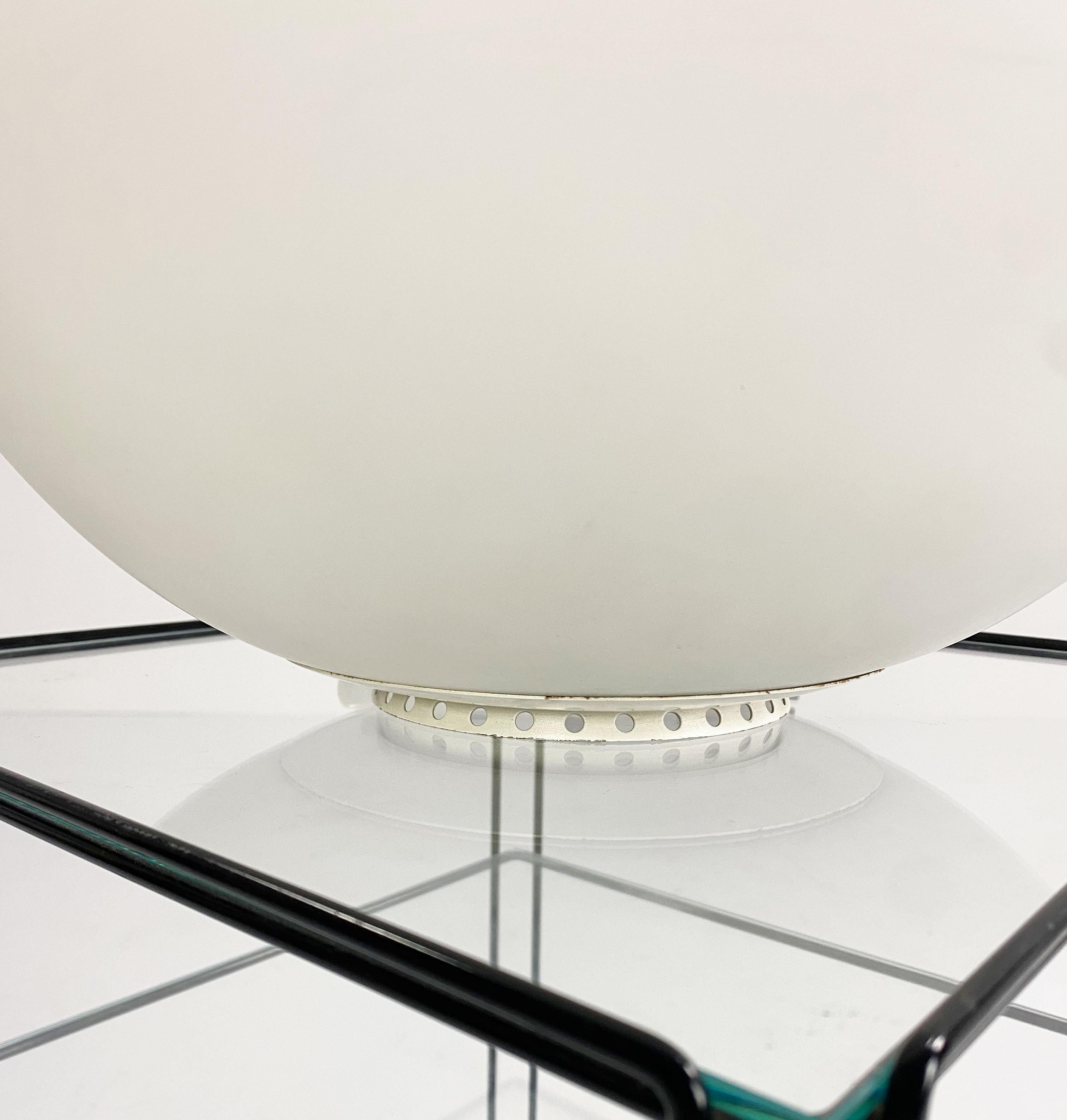 Late 20th Century First Edition Big 'Uovo' Glass Lamp by Ben Swildens for Fontana Arte, c.1970