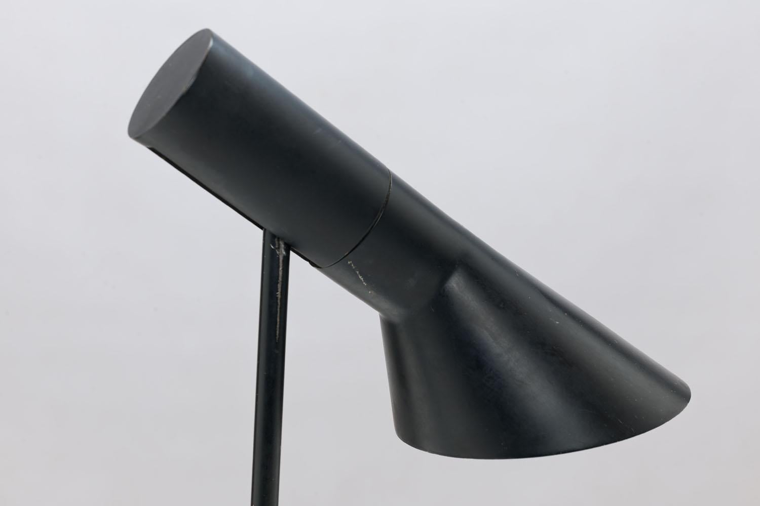 Early First Edition Black Arne Jacobsen AJ Visor Table Lamp by Louis Poulsen For Sale 3