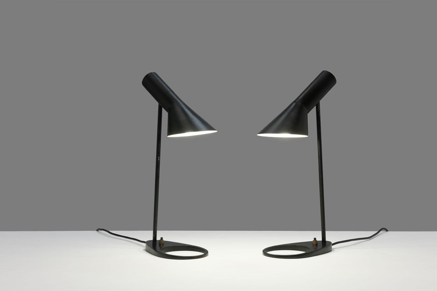 Scandinavian Modern Early First Edition Black Arne Jacobsen AJ Visor Table Lamp by Louis Poulsen For Sale