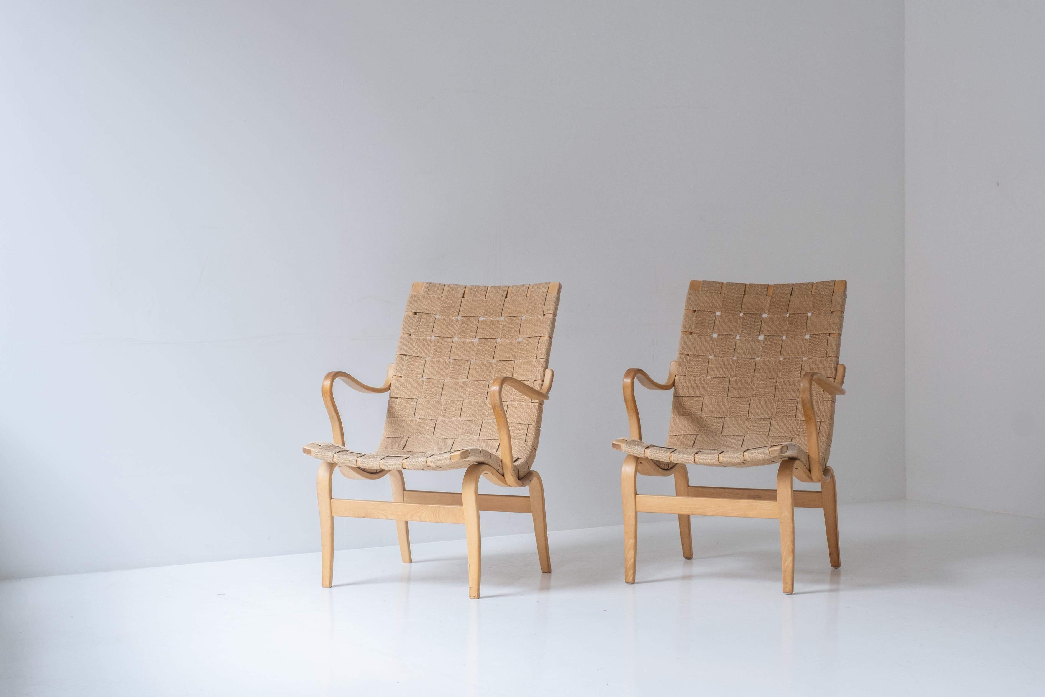 Beistellstuhl 'Eva' von Bruno Mathsson für Karl Mathsson, Schweden 1960er Jahre. Dieses Exemplar besteht aus einem massiven Birkenholzrahmen und hat den originalen geflochtenen Sitz und Rücken. Wenige Gebrauchsspuren, insgesamt in einem sehr guten