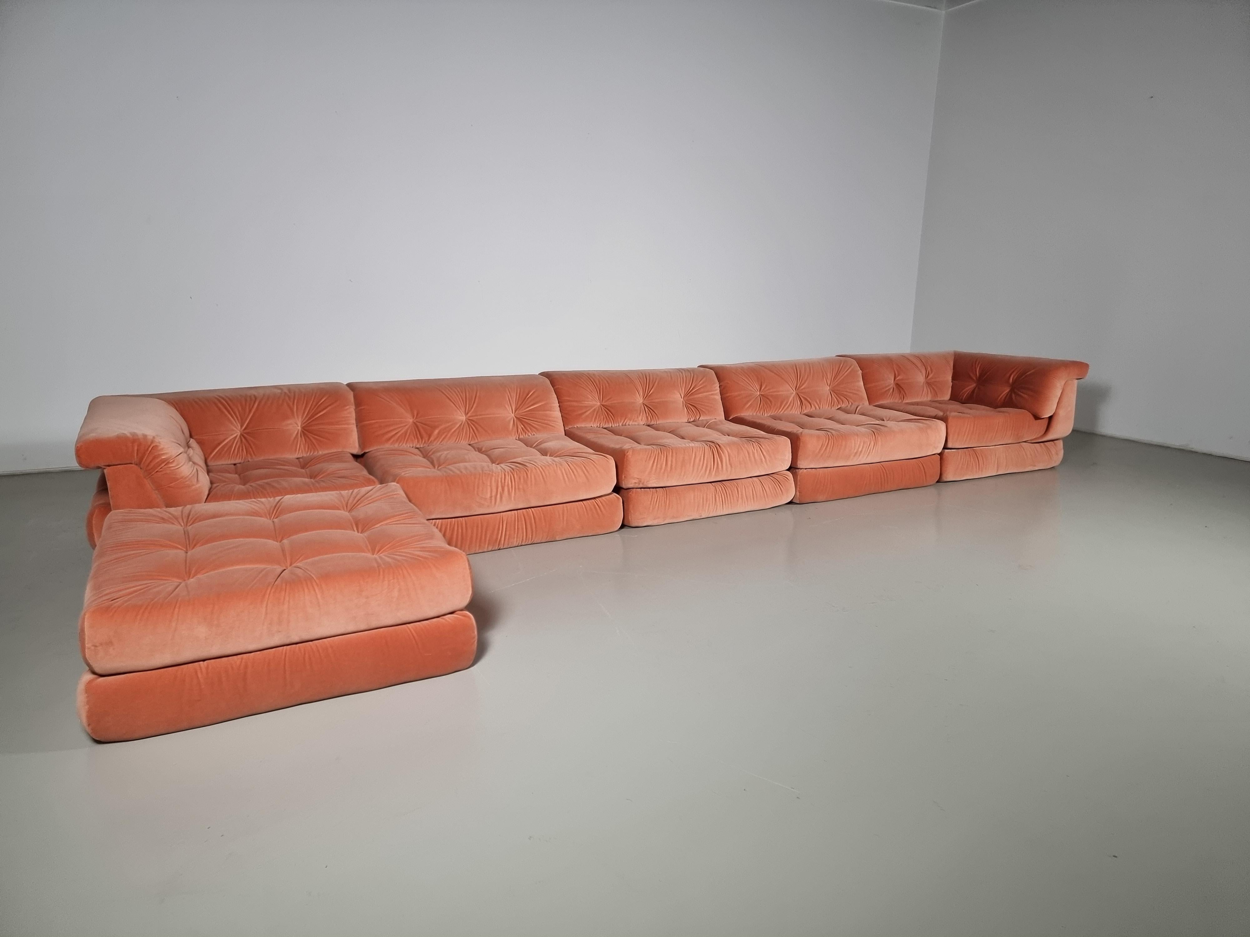 Mid-Century Modern First edition Mah Jong sofa by Hans Hopfer for Roche Bobois, France, 1970s