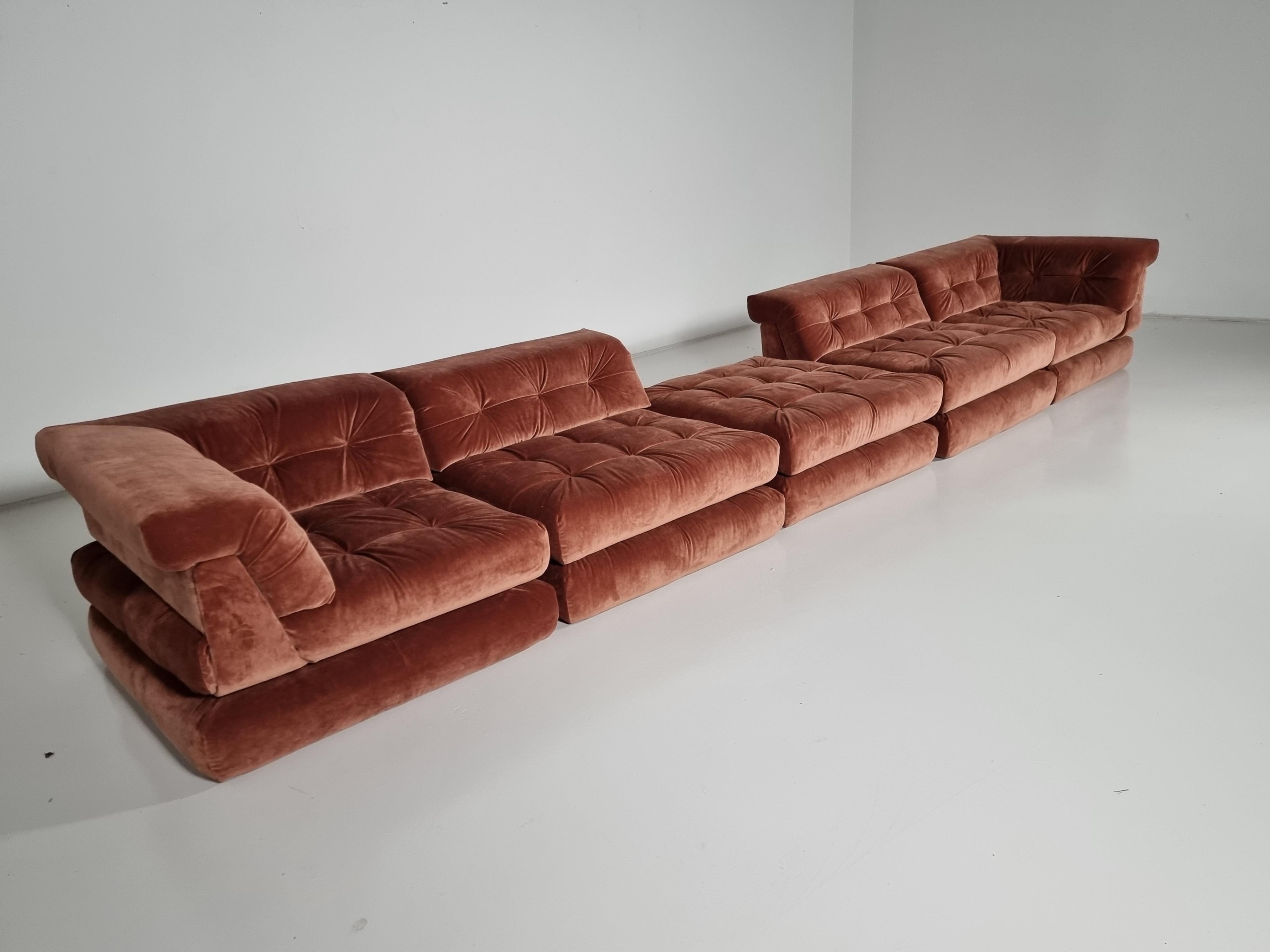 Mah Jong sofa in copper/pink velvet by Hans Hopfer, Roche Bobois, France, 1970s 1