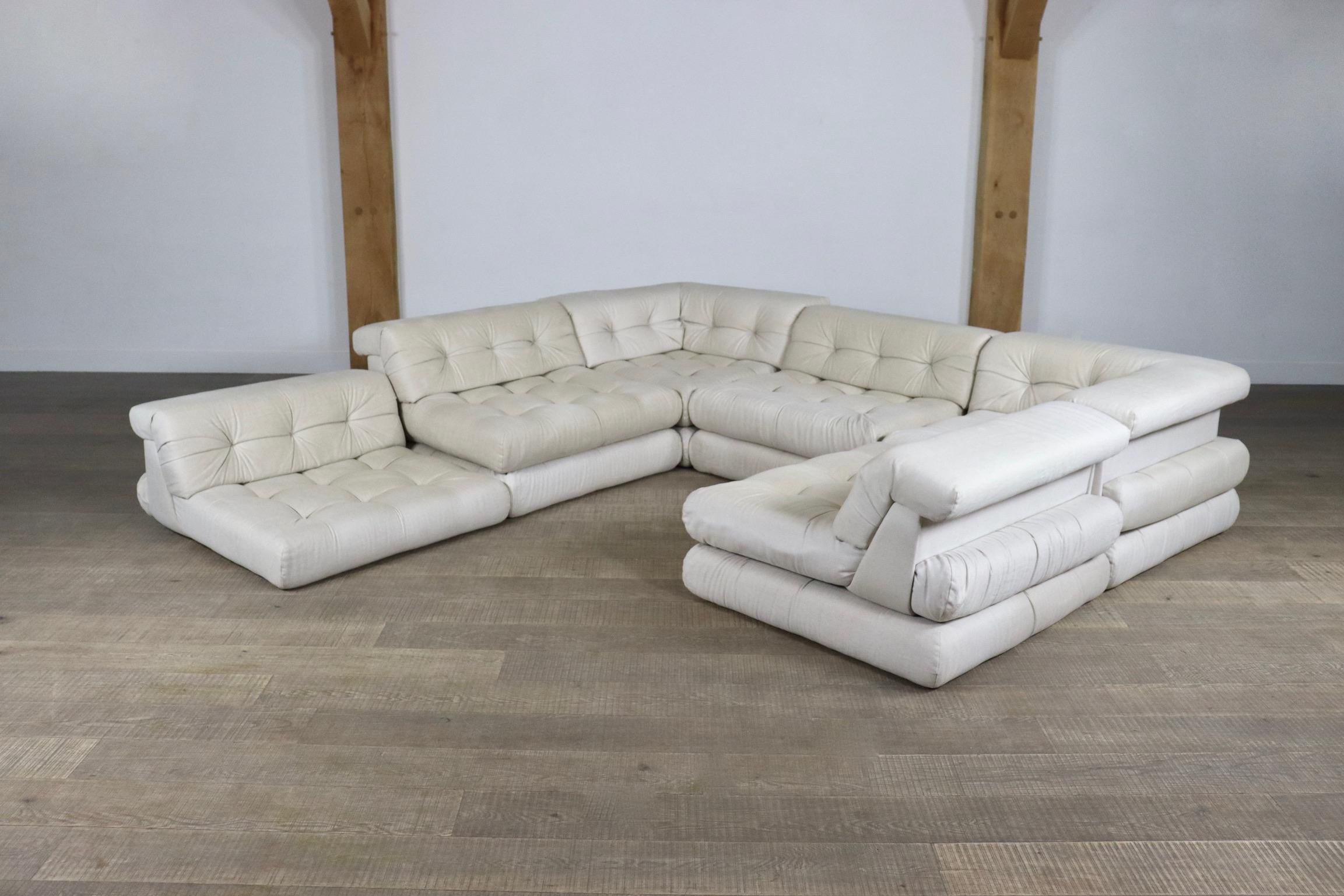 Mid-20th Century First Edition MahJong Sofa in White Linen by Roche Bobois, 1970s