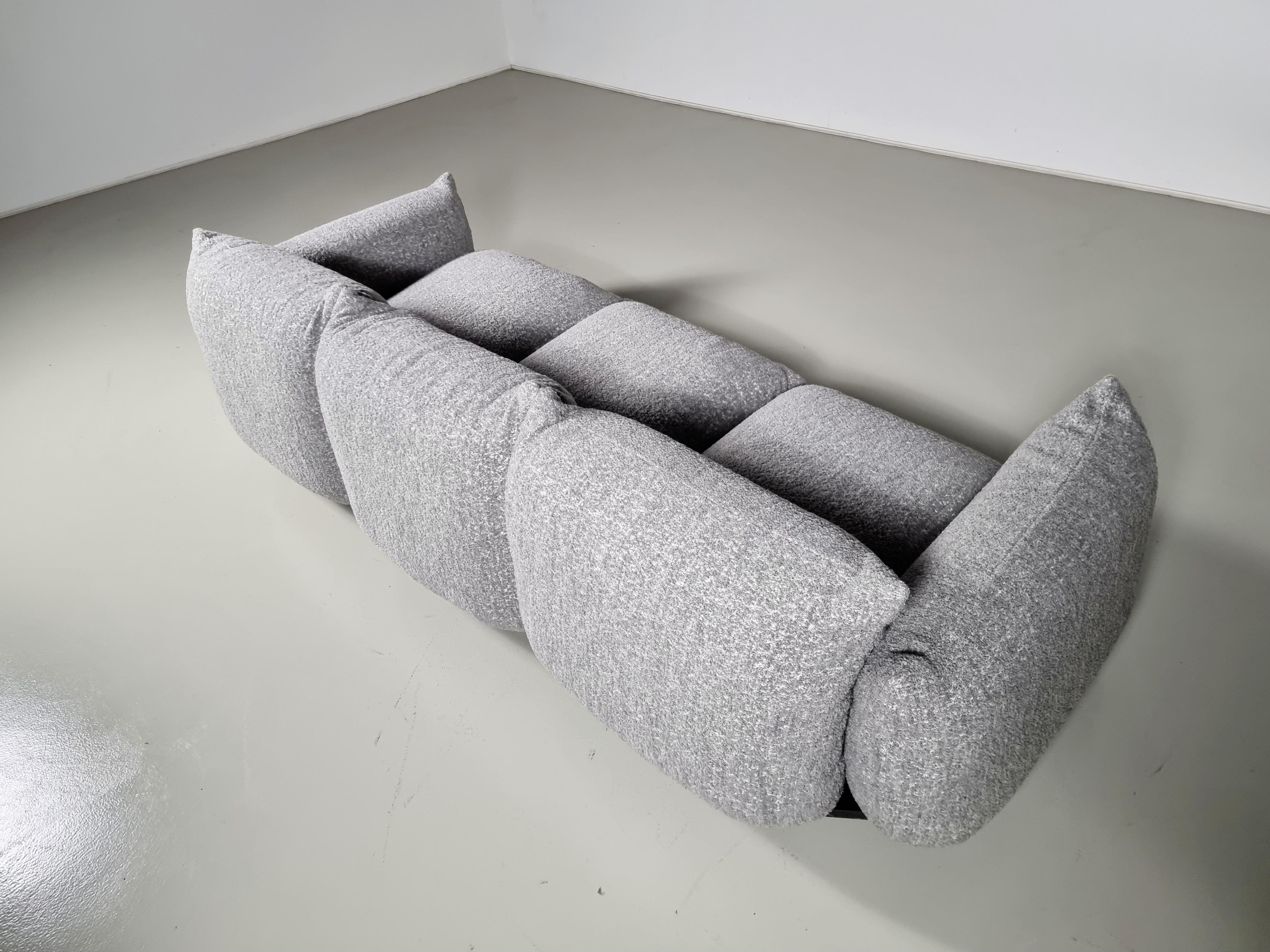 First Edition Mario Marenco 3-Seater Sofa in Grey Bouclé for Arflex, 1970s In Good Condition In amstelveen, NL