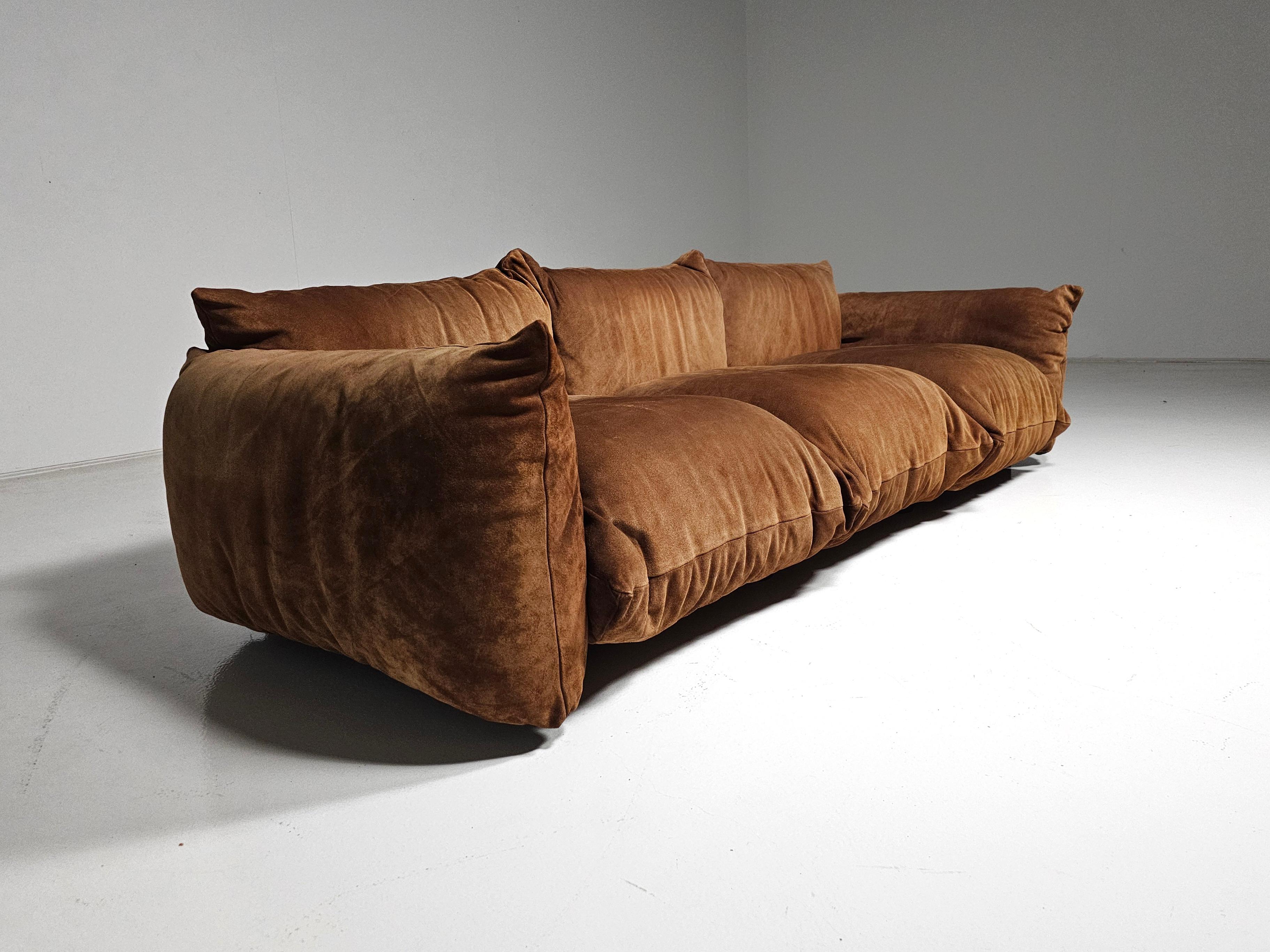 Mid-Century Modern First Edition Mario Marenco 3-seater sofa in  light brown suede, Arflex, 1970s