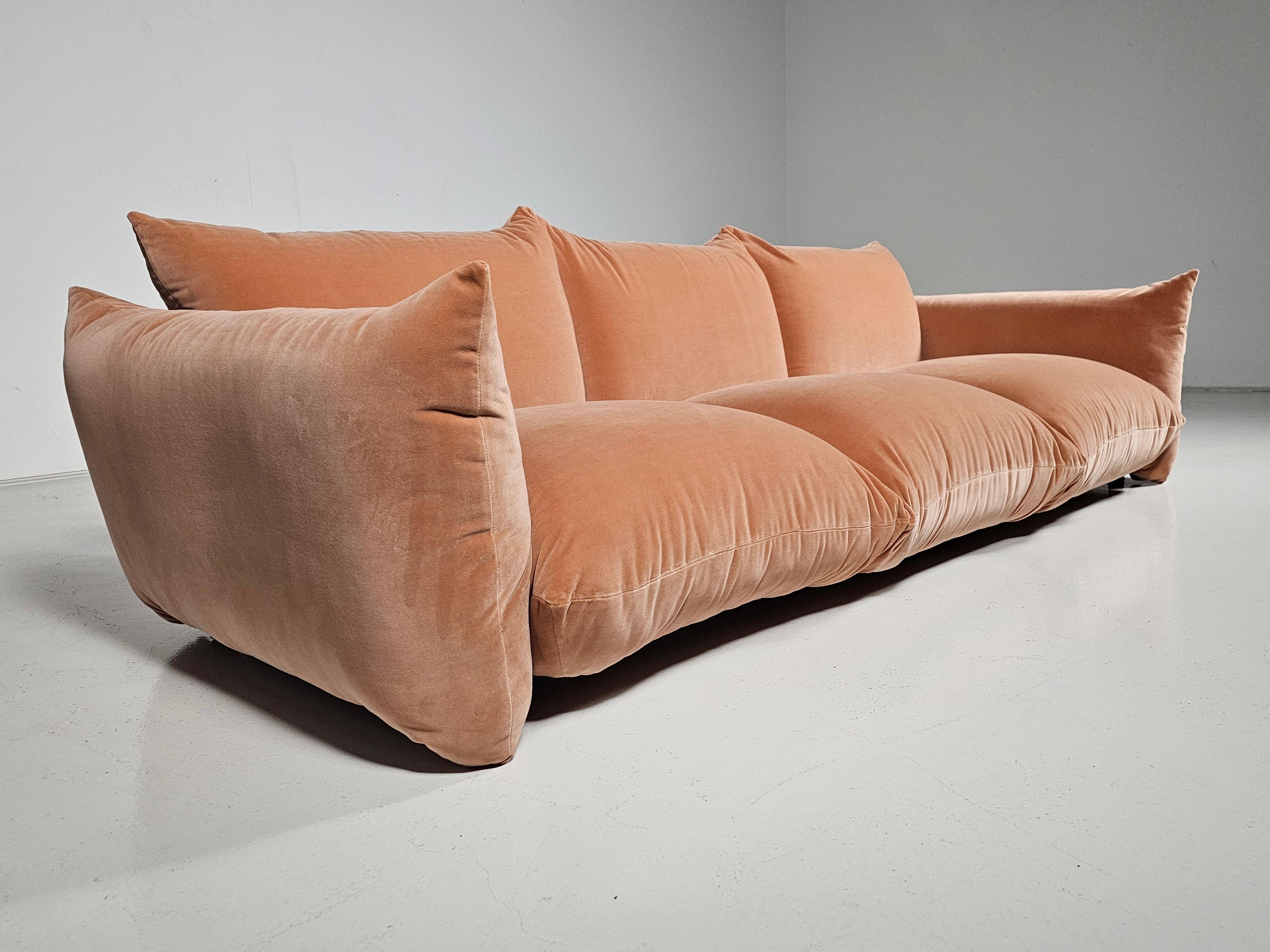 Mid-Century Modern First Edition Mario Marenco 3-Seater Sofa in peach pink velvet for Arflex, 1970s
