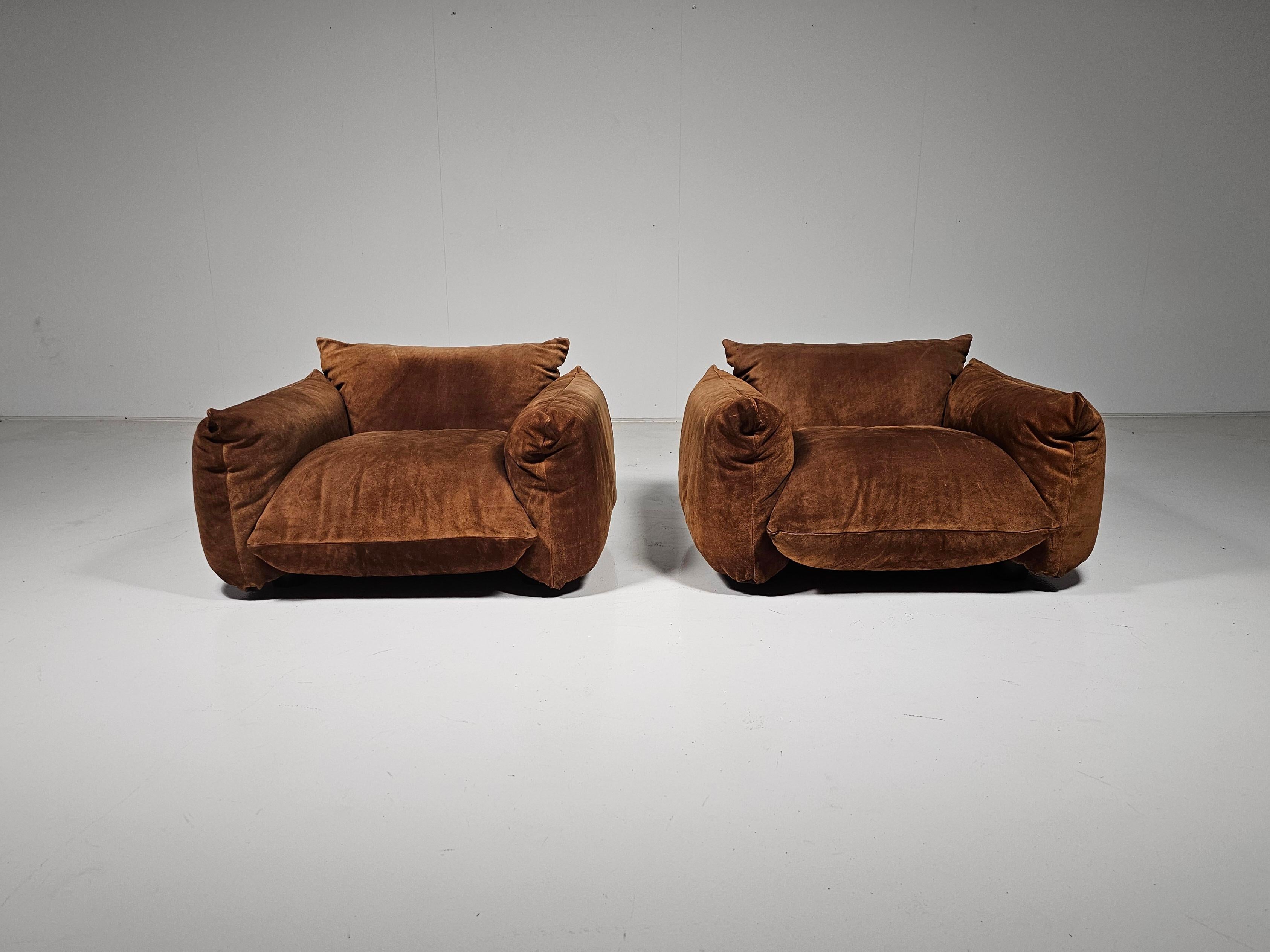 First Edition Mario Marenco lounge chairs in light brown suede, Arflex, 1970s In Good Condition In amstelveen, NL