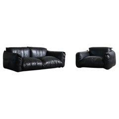 Primera edición del sofá y sillón Mario Marenco de cuero negro para arflex