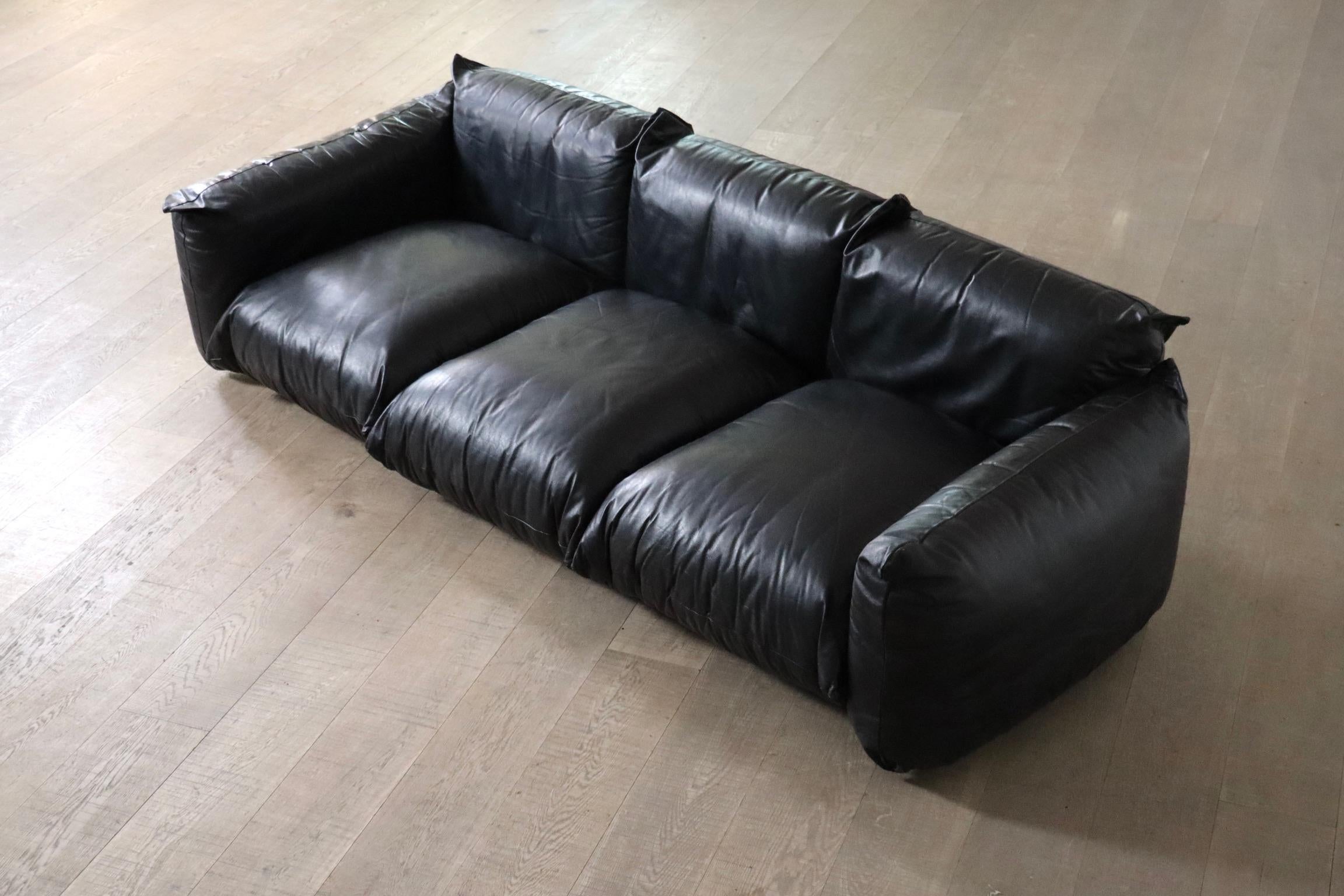 Metal First edition Mario Marenco sofa in black leather for arflex, 1970s