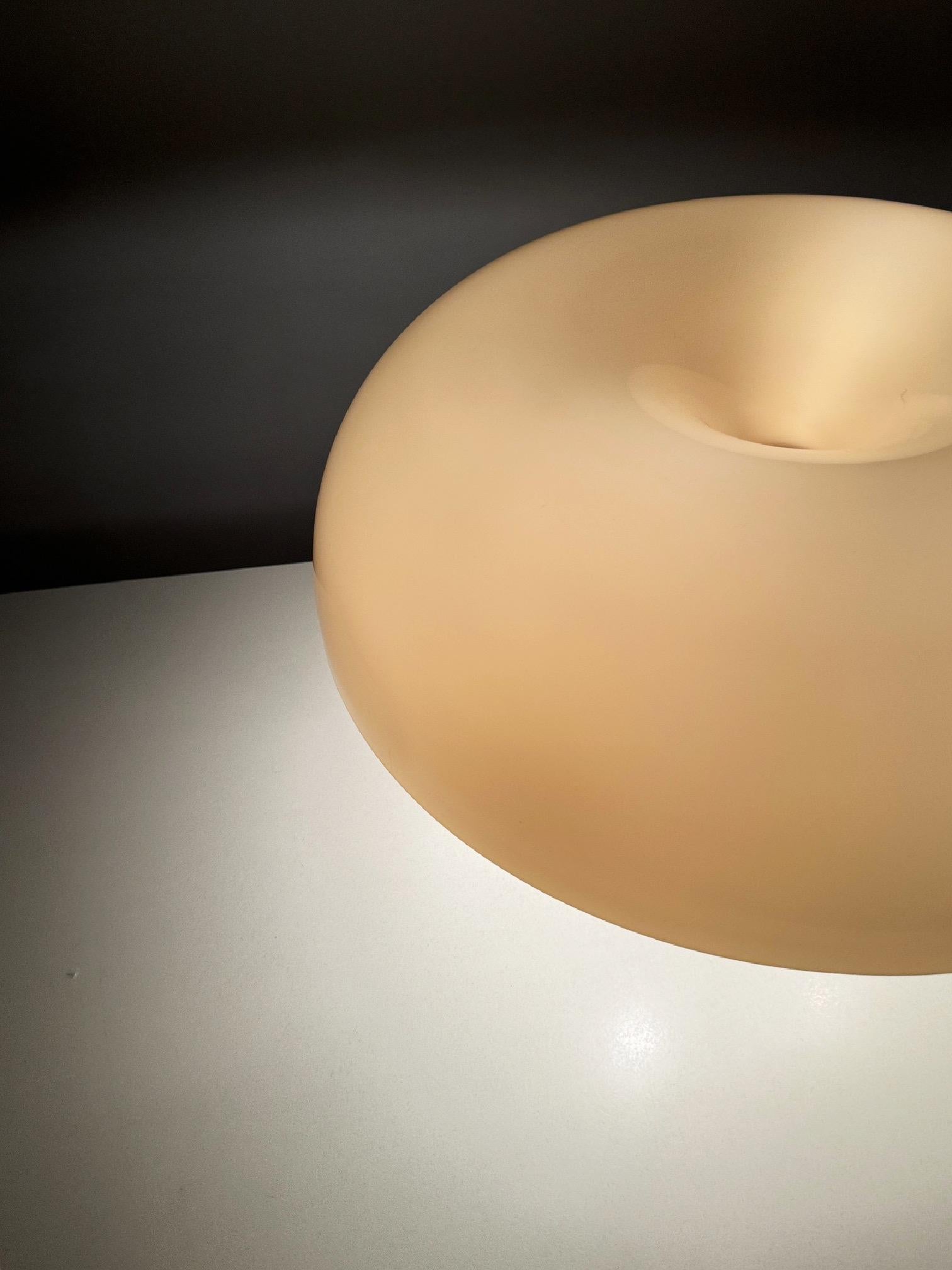 First Edition Nesso Lamp by Giancarlo Mattioli for Artemide 1960s Italy In Good Condition In BARCELONA, ES