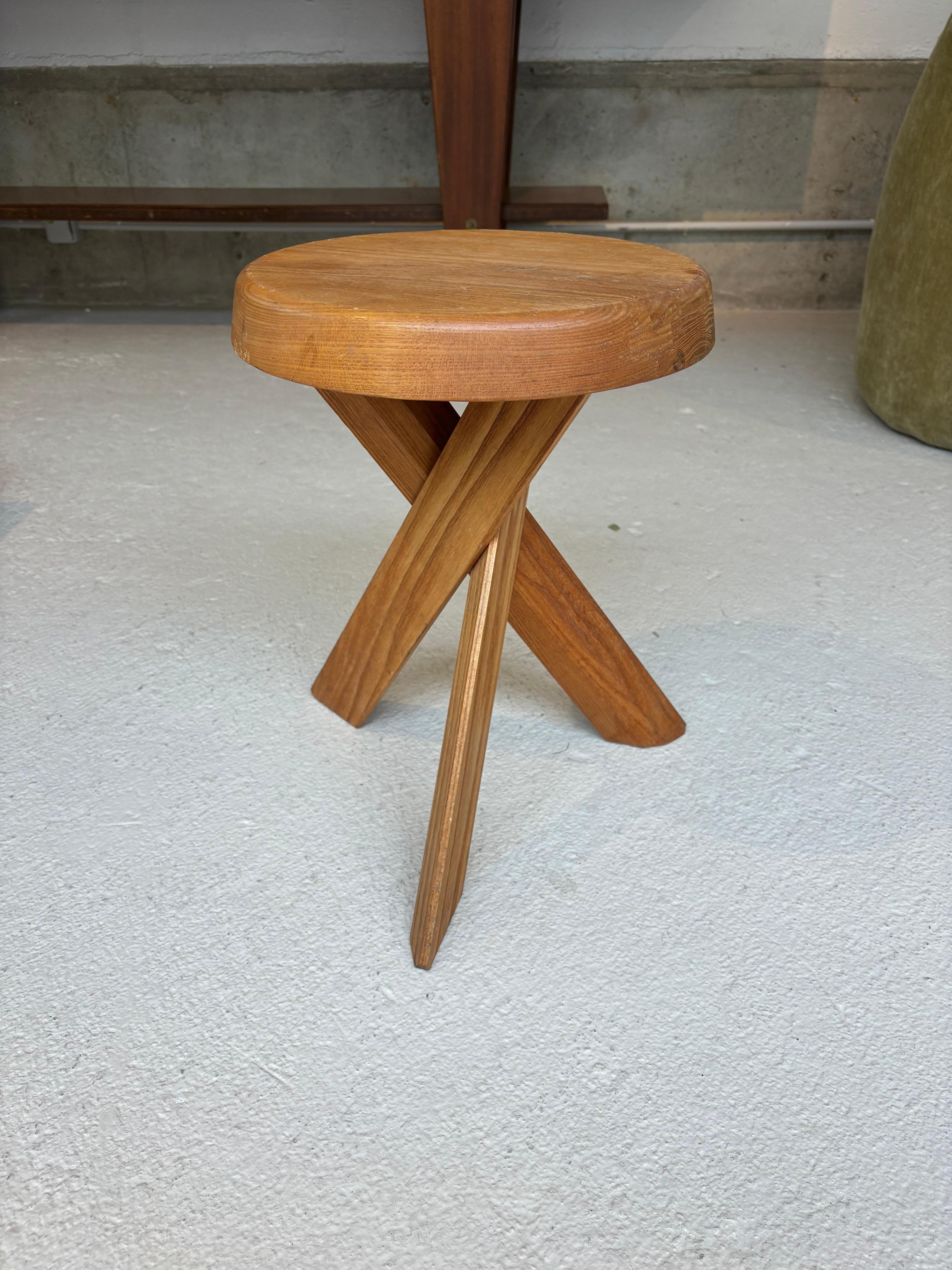 French First edition of S31 stool by Pierre Chapo For Sale