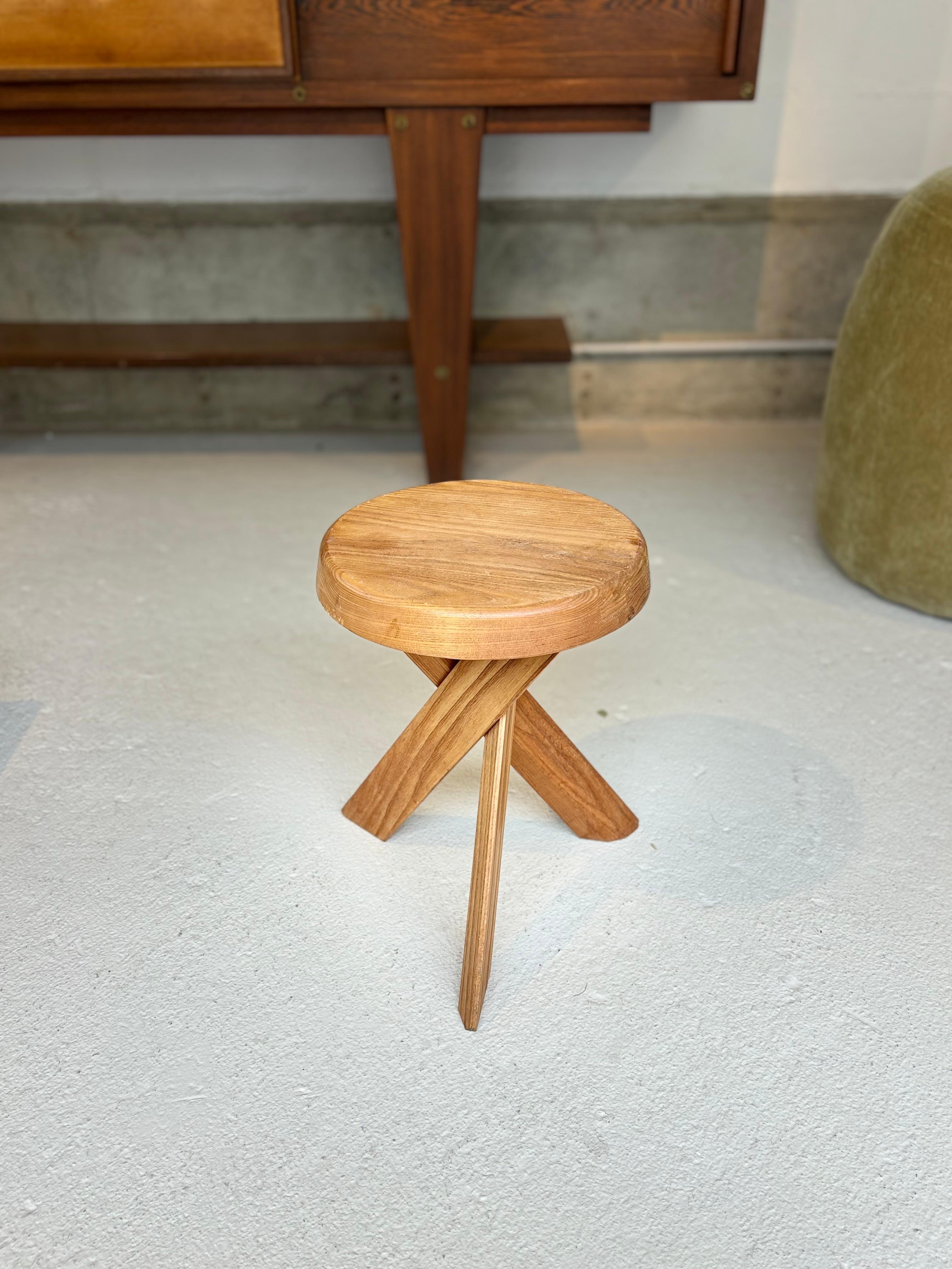 Late 20th Century First edition of S31 stool by Pierre Chapo For Sale