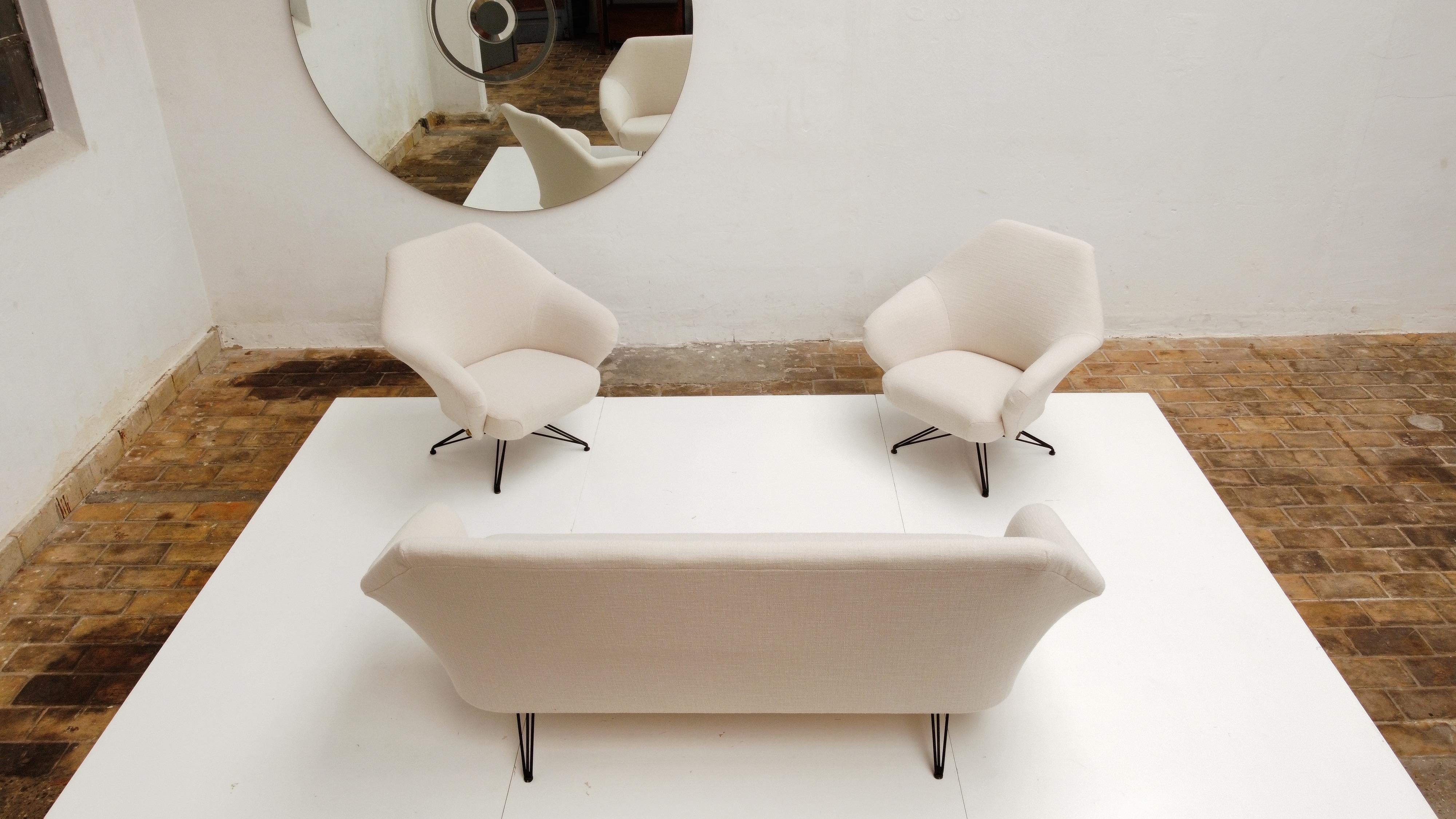 Rubber First Edition P32 Lounge Set by Borsani, Early Triangulated Form Wire Base, 1956 For Sale