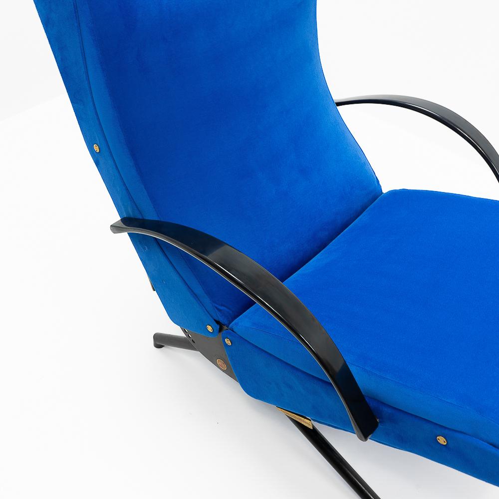 First Edition P40 Lounge Chair by Osvaldo Borsani for Tecno, 1960s, Italy In Good Condition For Sale In Renens, CH