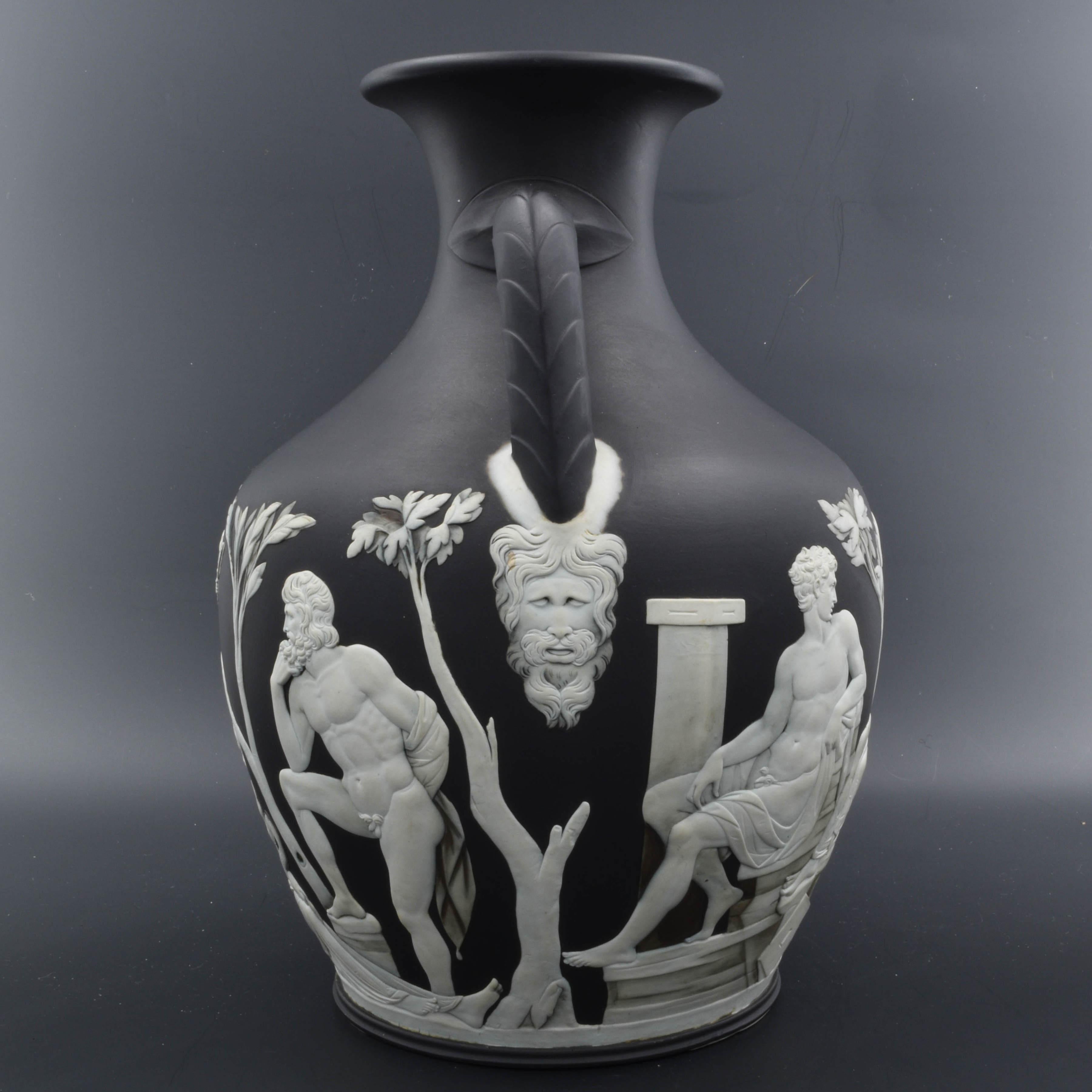 First Edition Portland Vase, Wedgwood, circa 1793 In Excellent Condition For Sale In Melbourne, Victoria