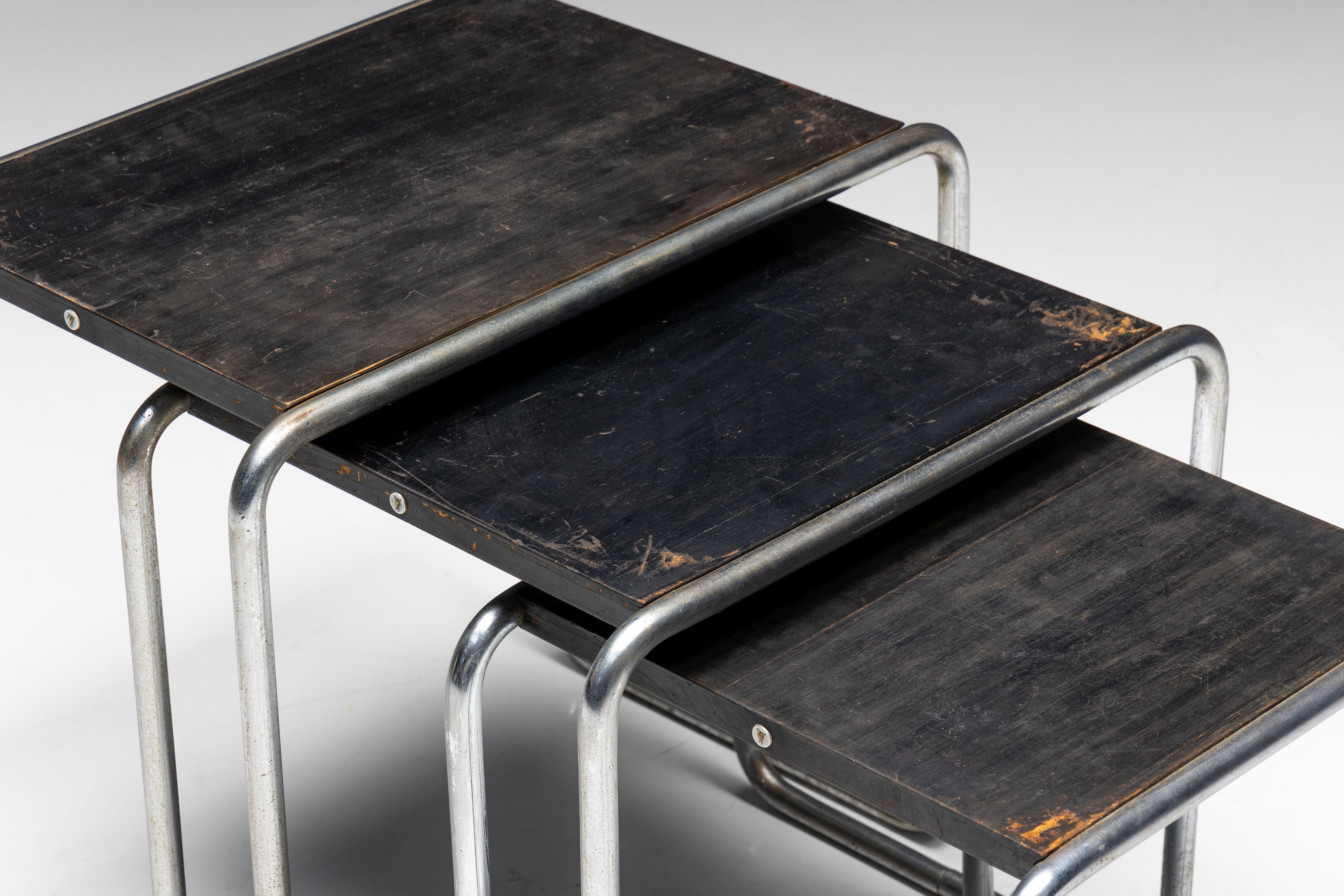 Primera edición de mesas auxiliares de Marcel Breuer para Thonet, Alemania, años 30 en Bueno estado para la venta en Antwerp, BE