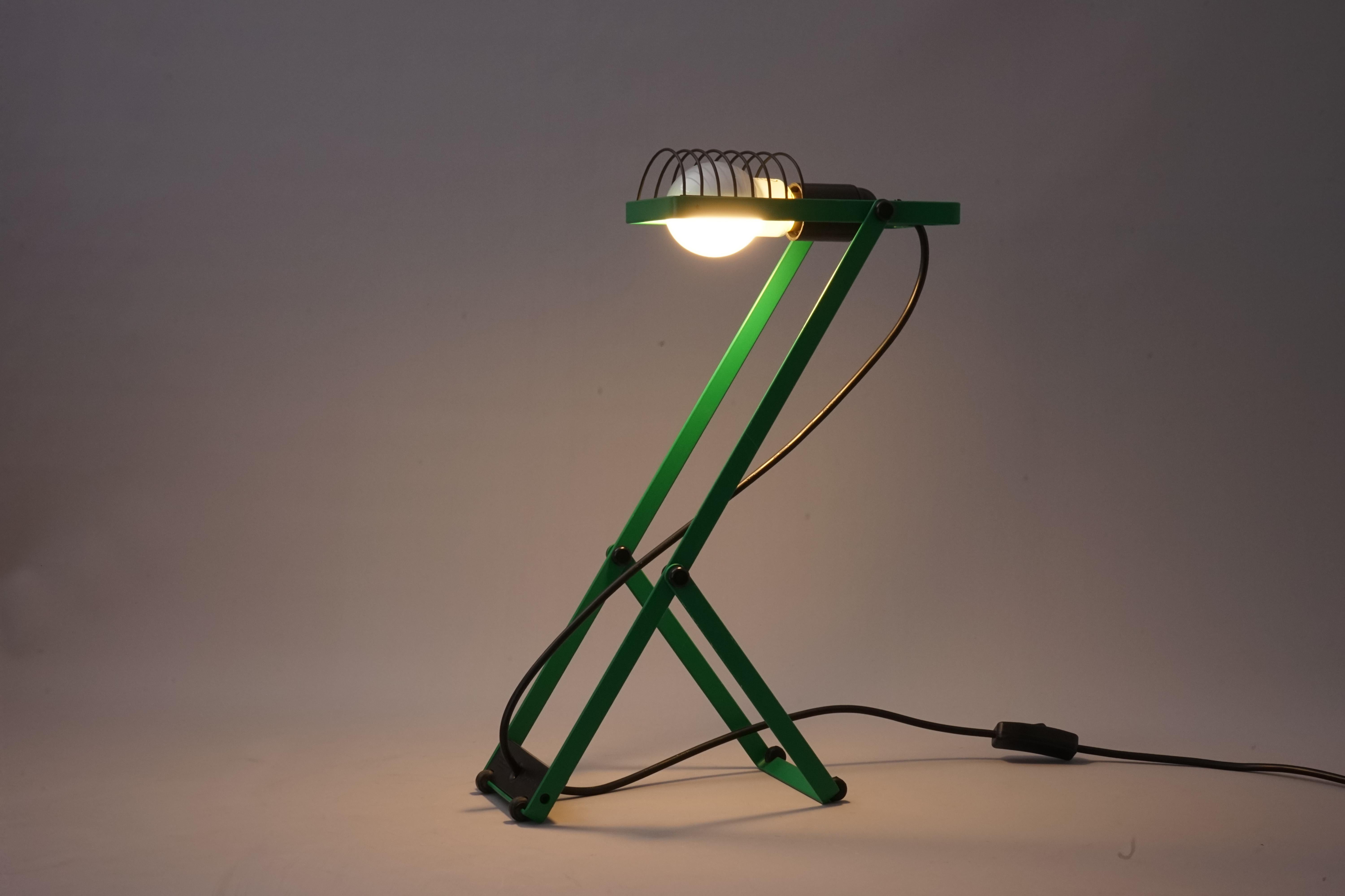 Late 20th Century First Edition Sintesi Tavolo Table Lamp by Ernesto Gismondi for Artemide  For Sale