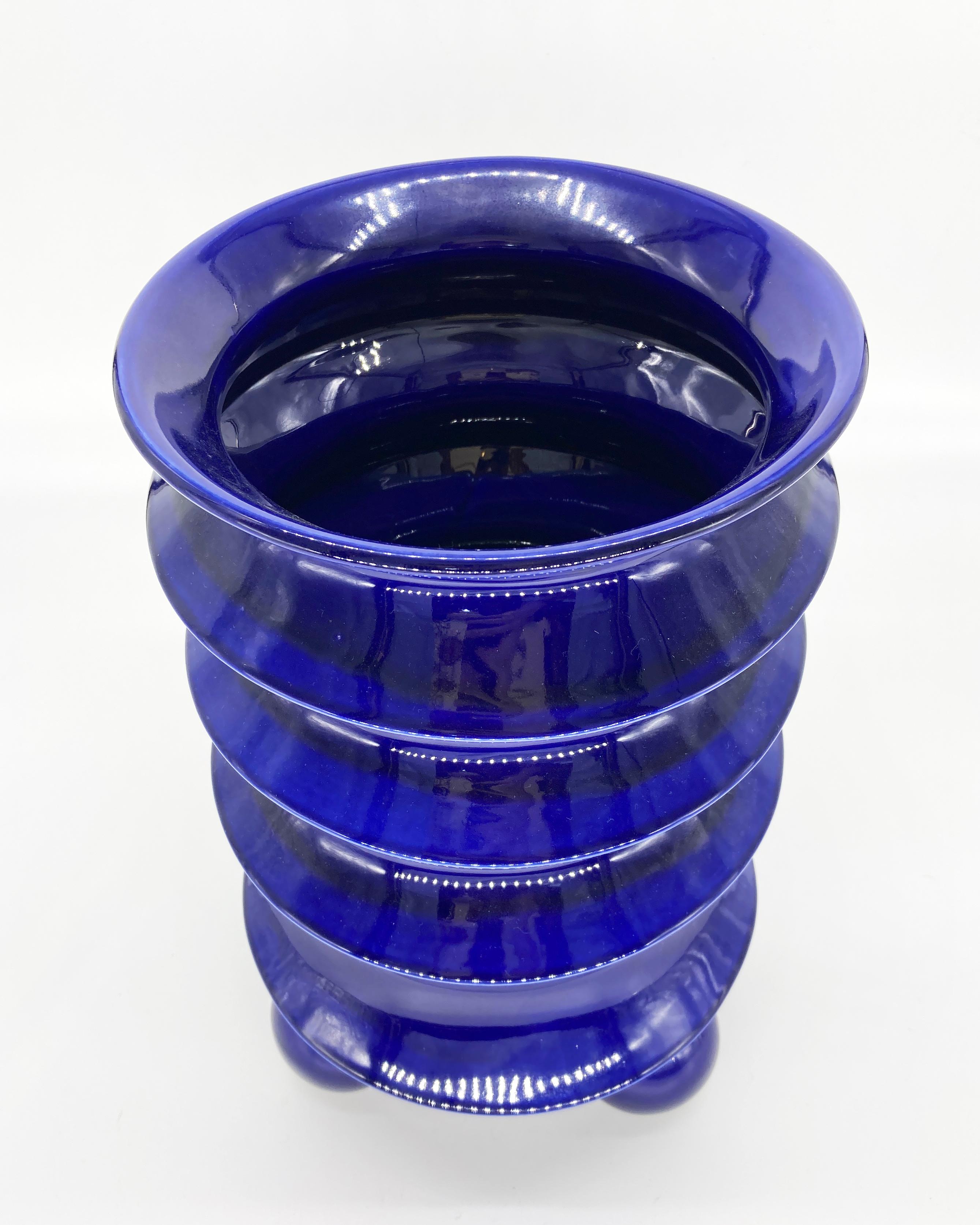 Vase Pop Art Toltec en céramique bleue, première édition Neuf - En vente à West Hollywood, CA