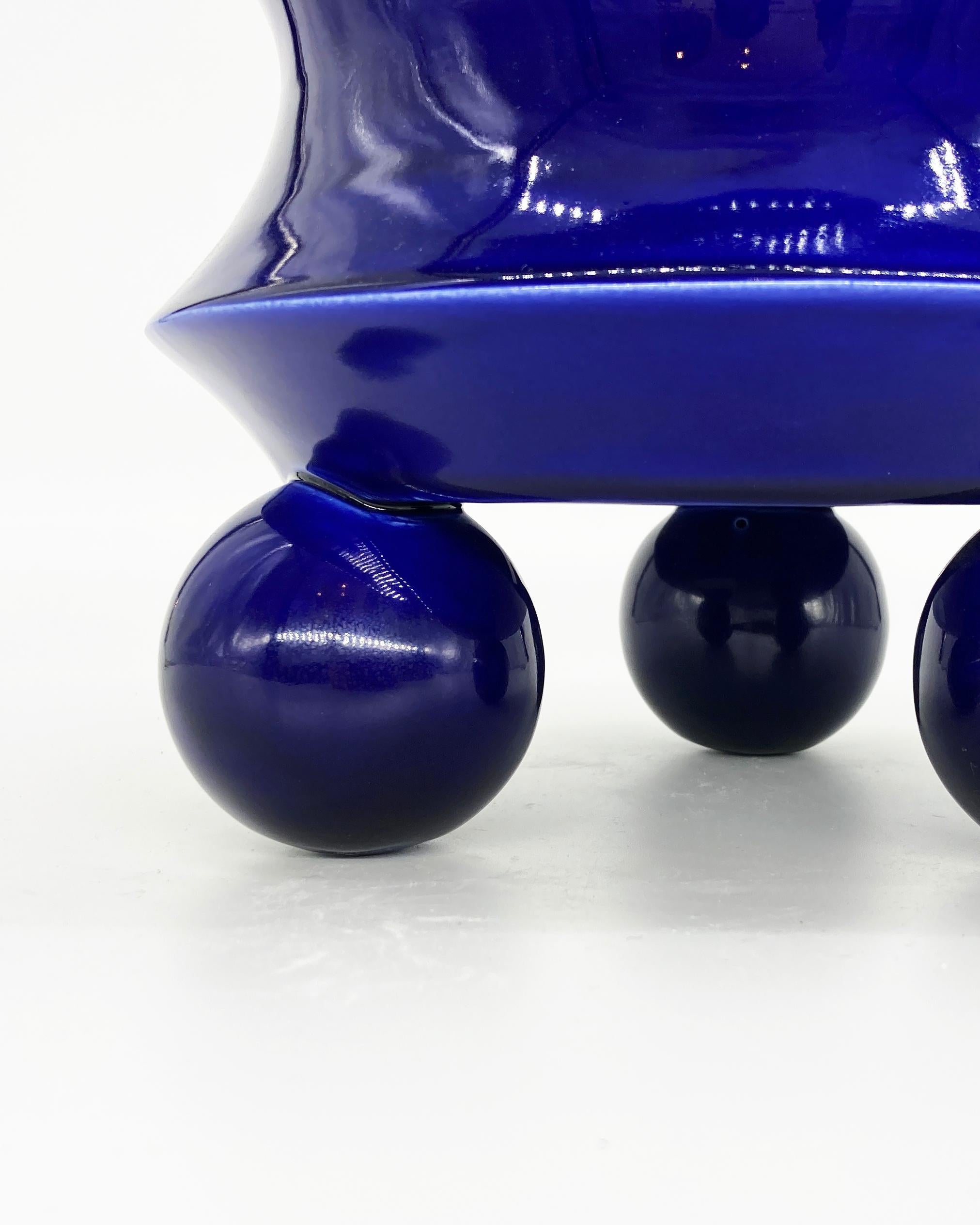 Céramique Vase Pop Art Toltec en céramique bleue, première édition en vente