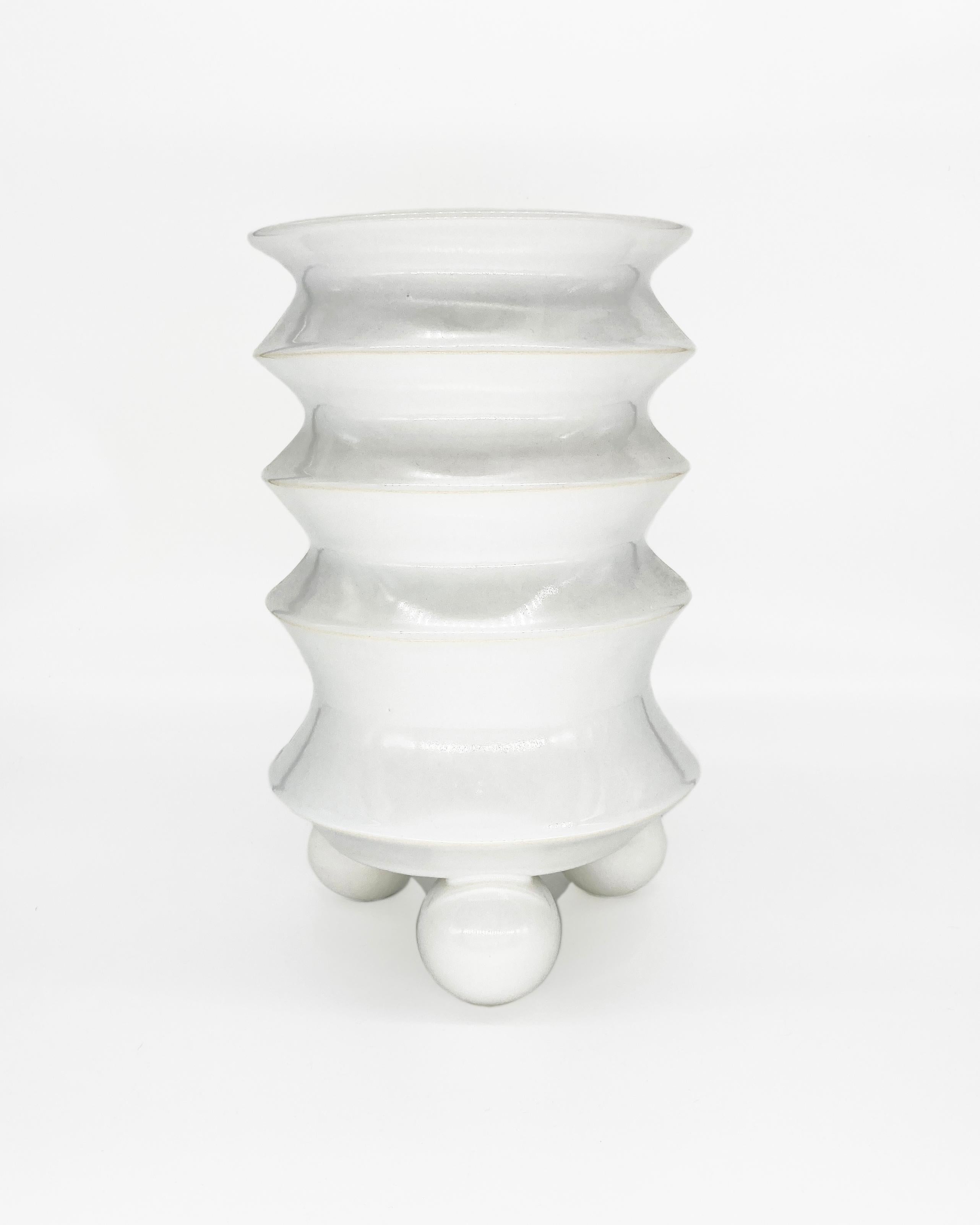 First Edition Toltec Pop Art Ceramic Vase in White, in Stock In New Condition For Sale In West Hollywood, CA
