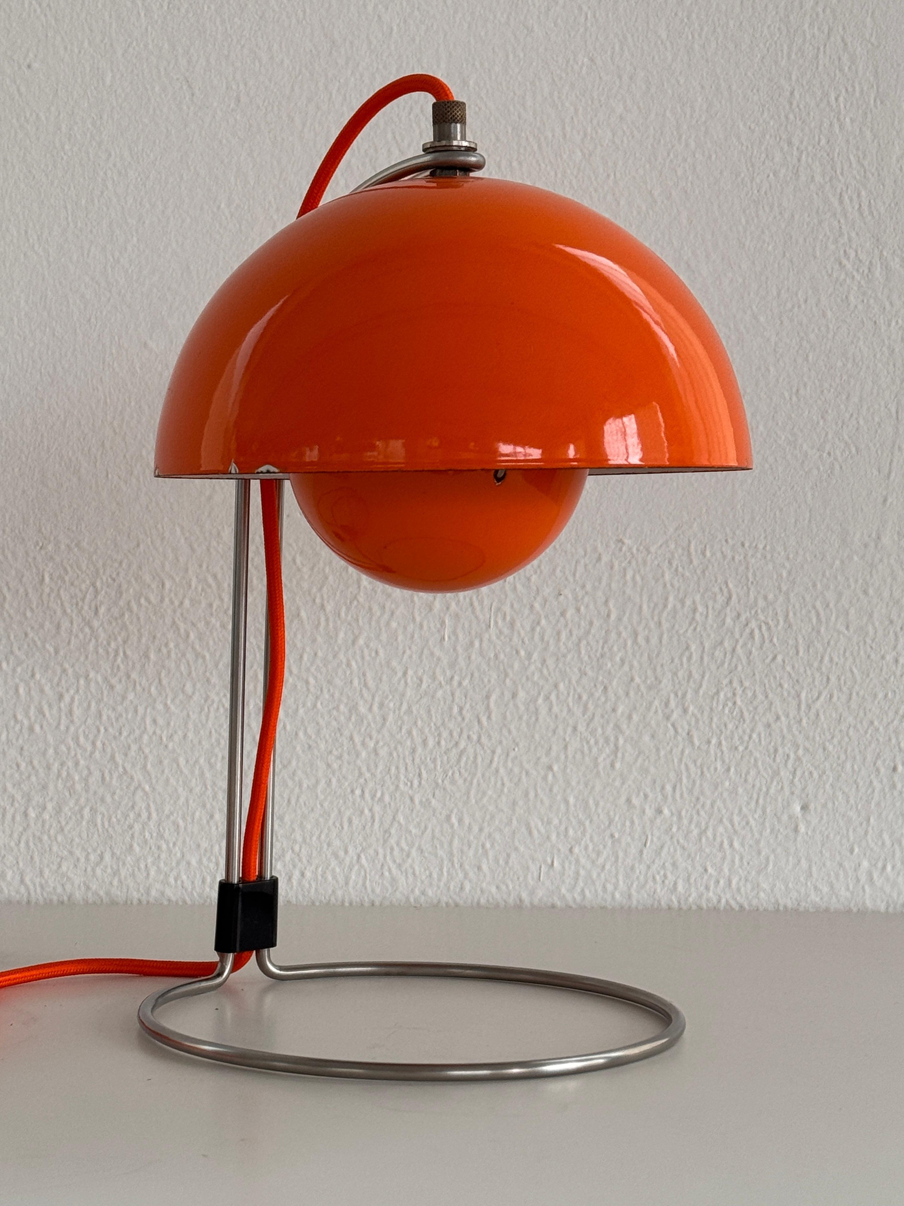 Primera edición Verner Panton Lámpara de mesa 