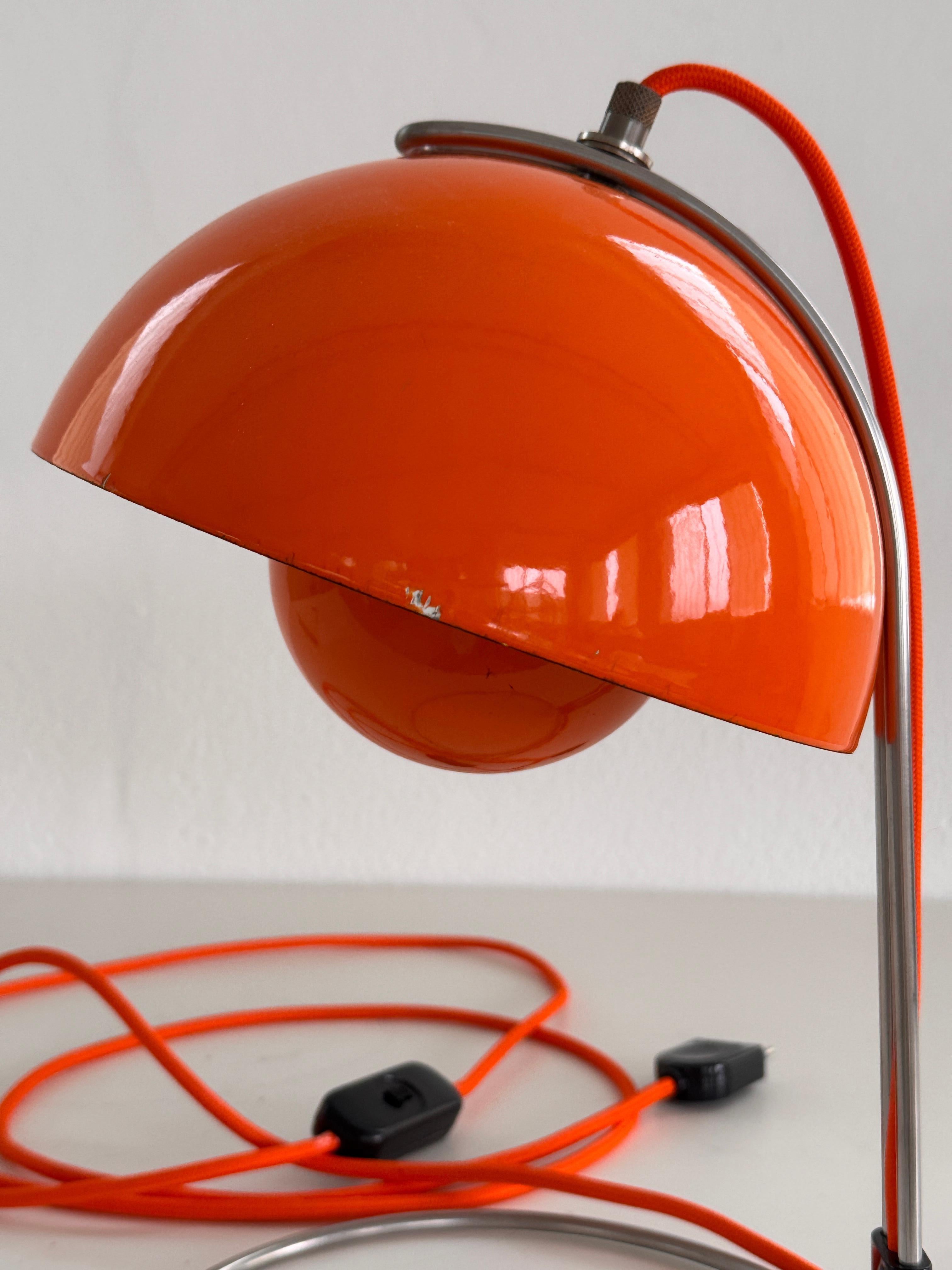 Primera edición Verner Panton Lámpara de mesa 