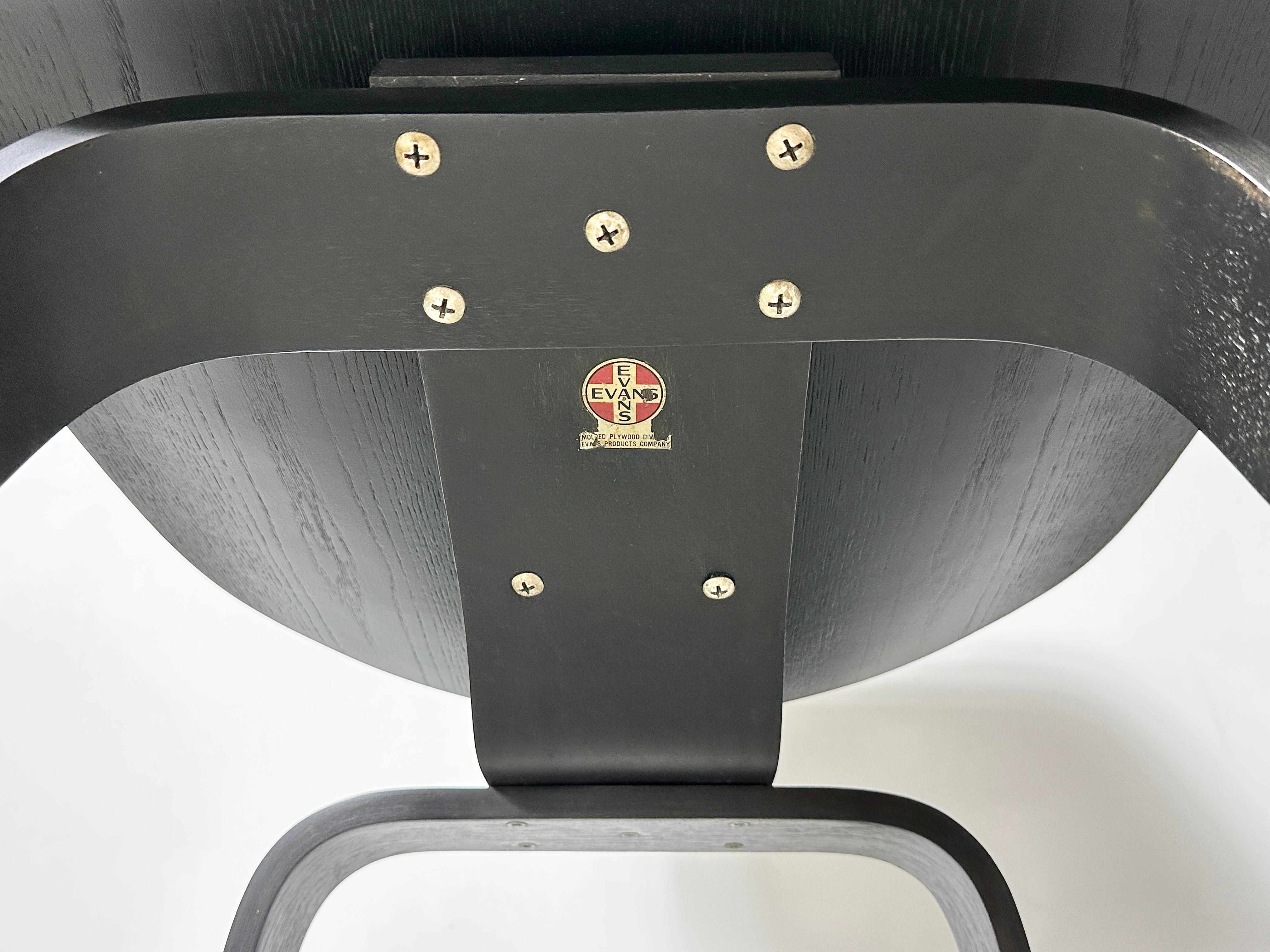 Chaise longue LCW noire de 1ère génération par Charles Eames pour Evans 1940s en vente 7