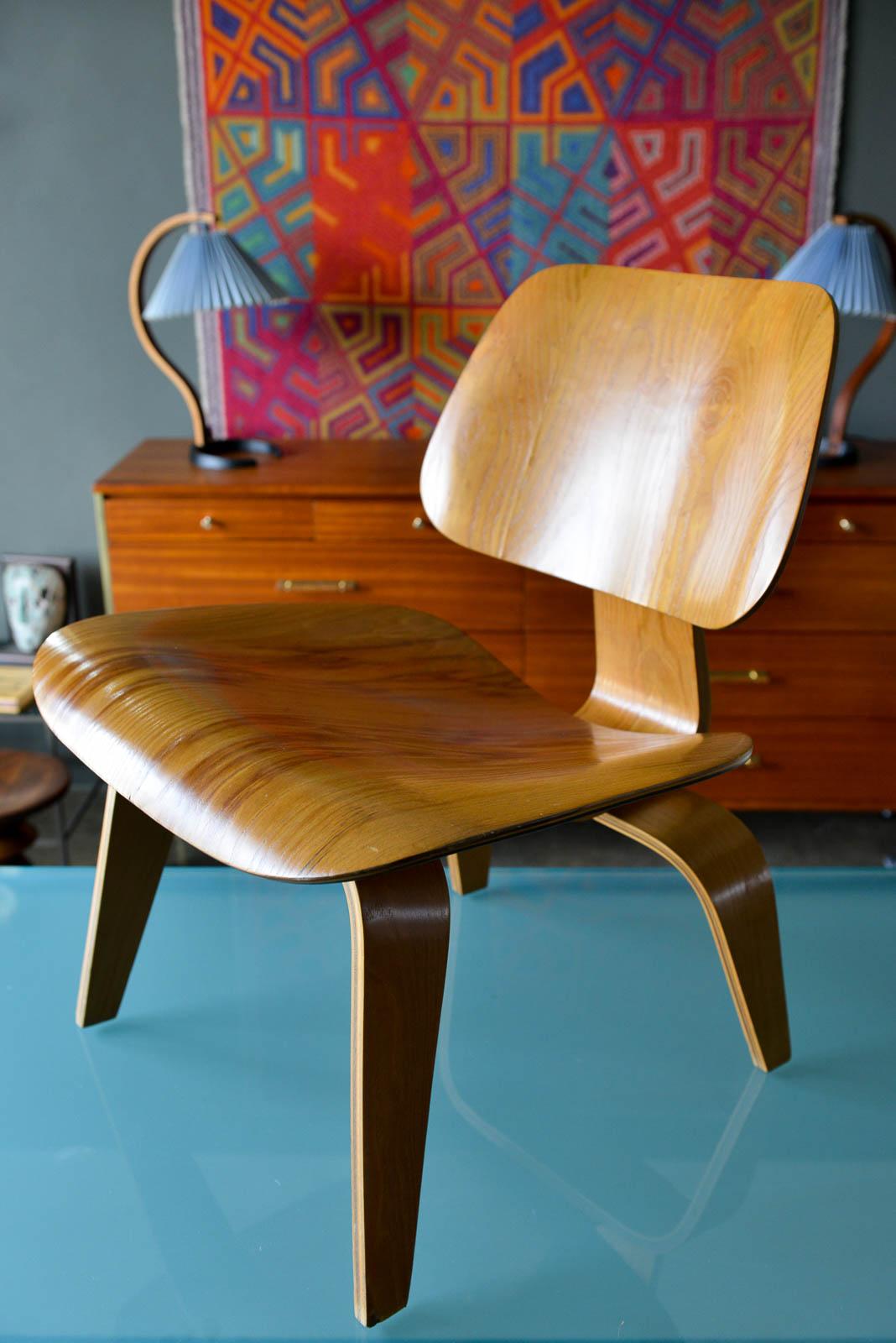 First Generation Eames Evans Birch Plywood LCW, ca. 1949 In Good Condition In Costa Mesa, CA