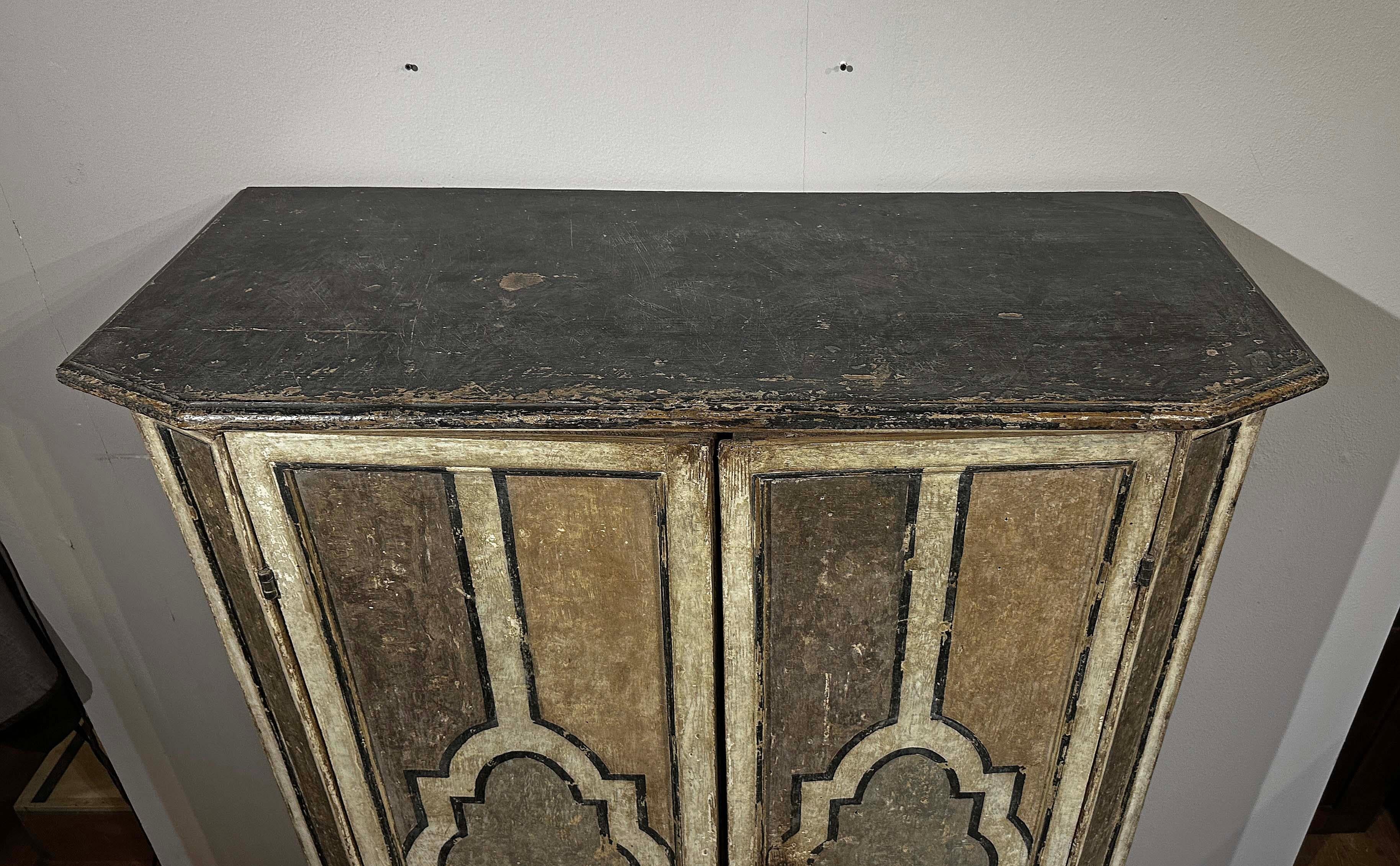 CABINET LOUIS XIV DIPINTO DELLA PRIMA METÀ DEL XVIII SECOLO In condizioni buone in vendita a Firenze, FI