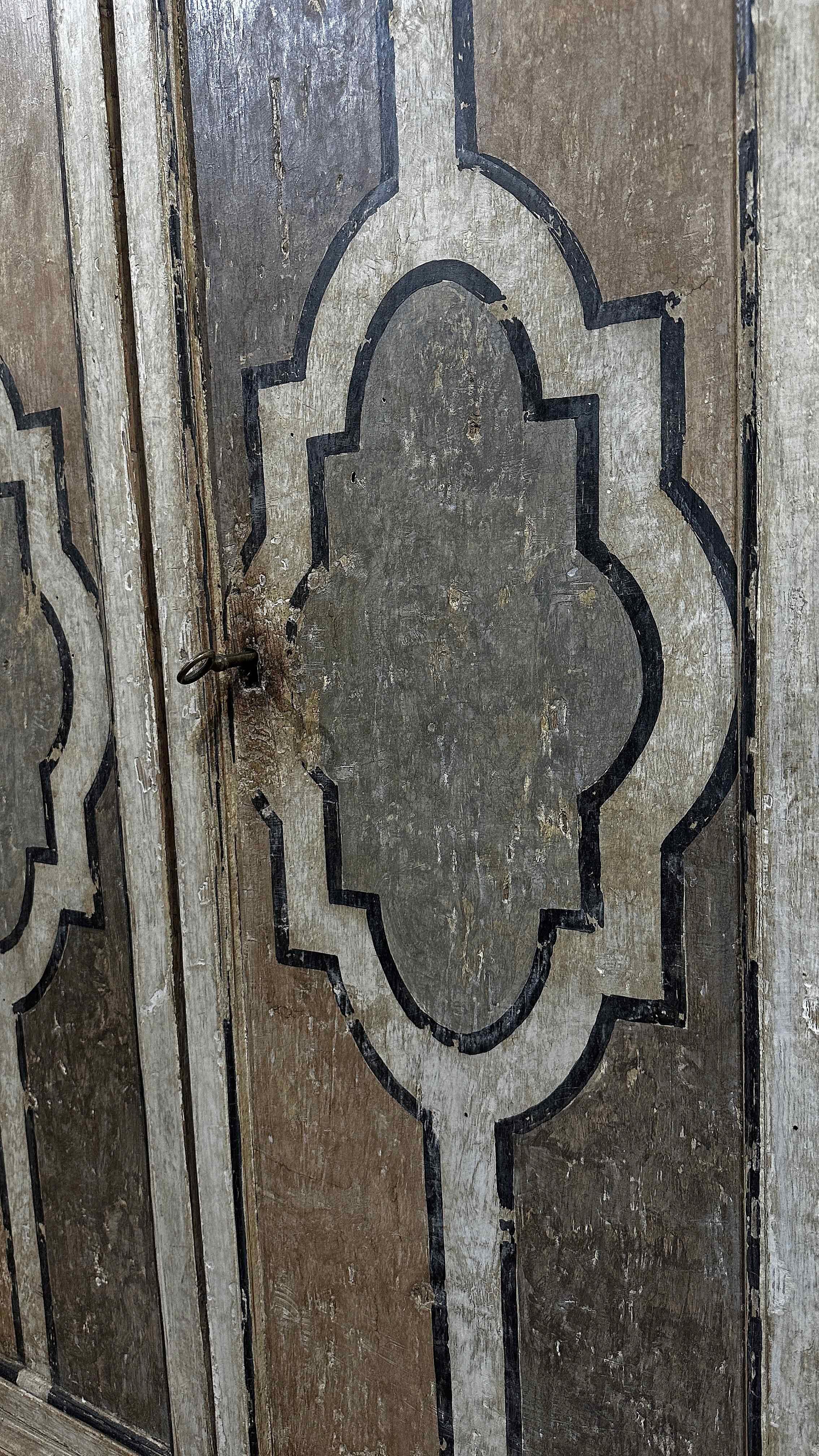 Abete CABINET LOUIS XIV DIPINTO DELLA PRIMA METÀ DEL XVIII SECOLO in vendita