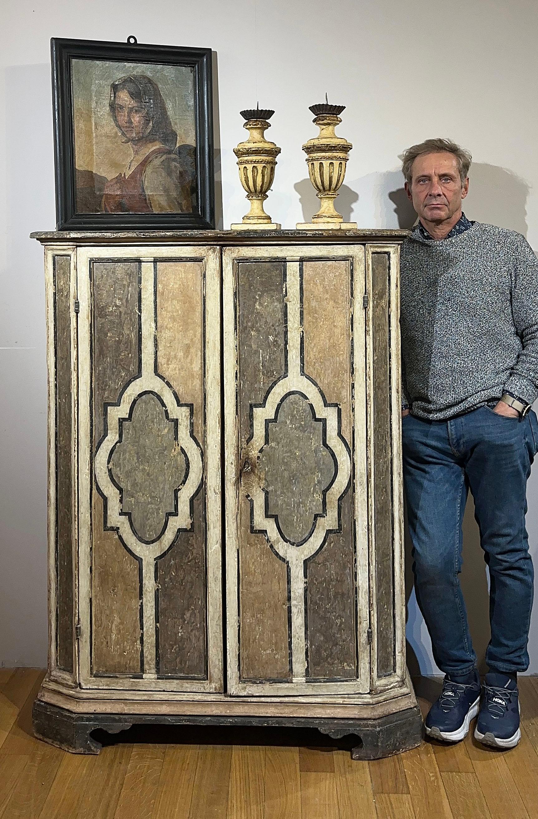 CABINET LOUIS XIV DIPINTO DELLA PRIMA METÀ DEL XVIII SECOLO in vendita 1