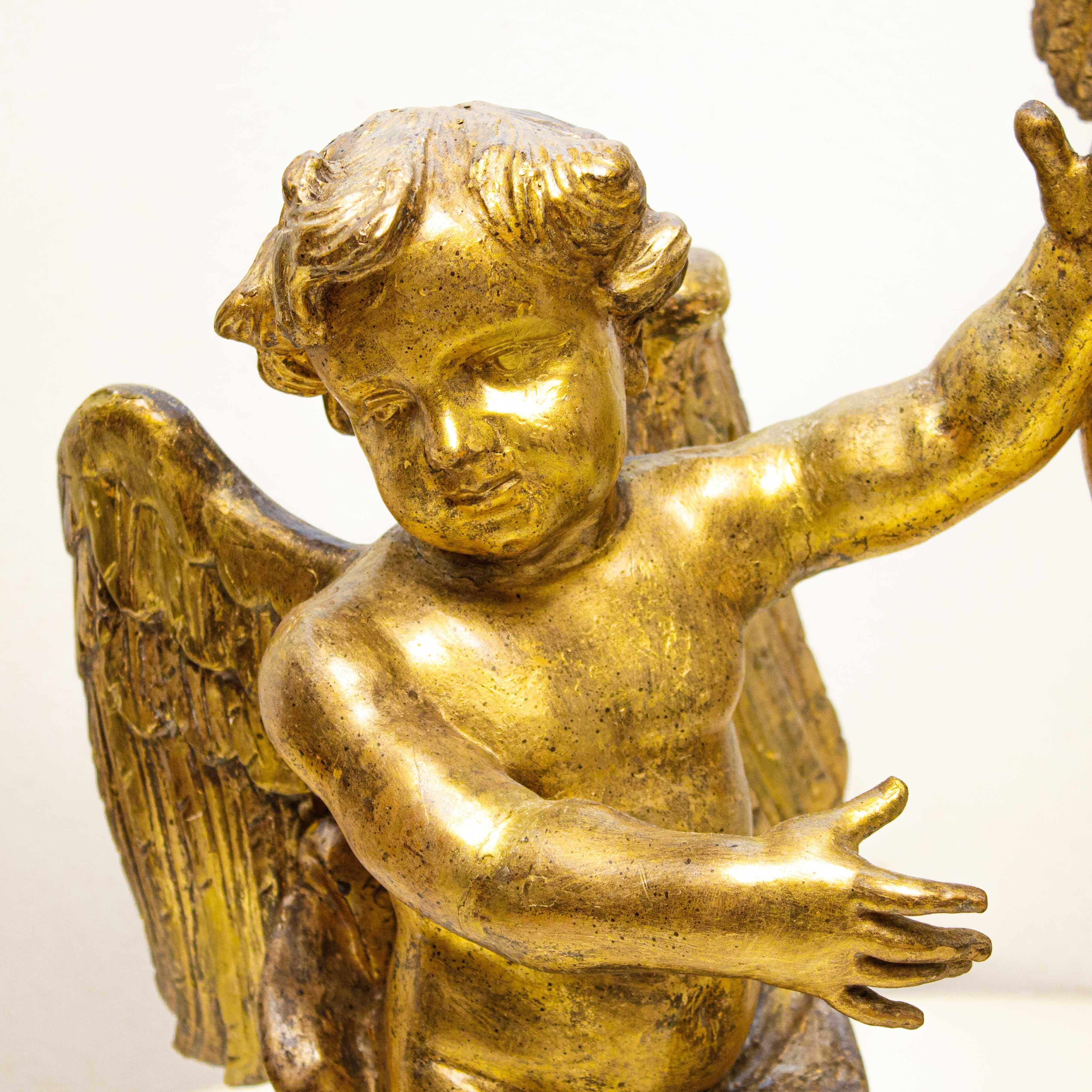 First Half of the 18th Century Putti Pair of Sculptures in Gilded Wood For Sale 14