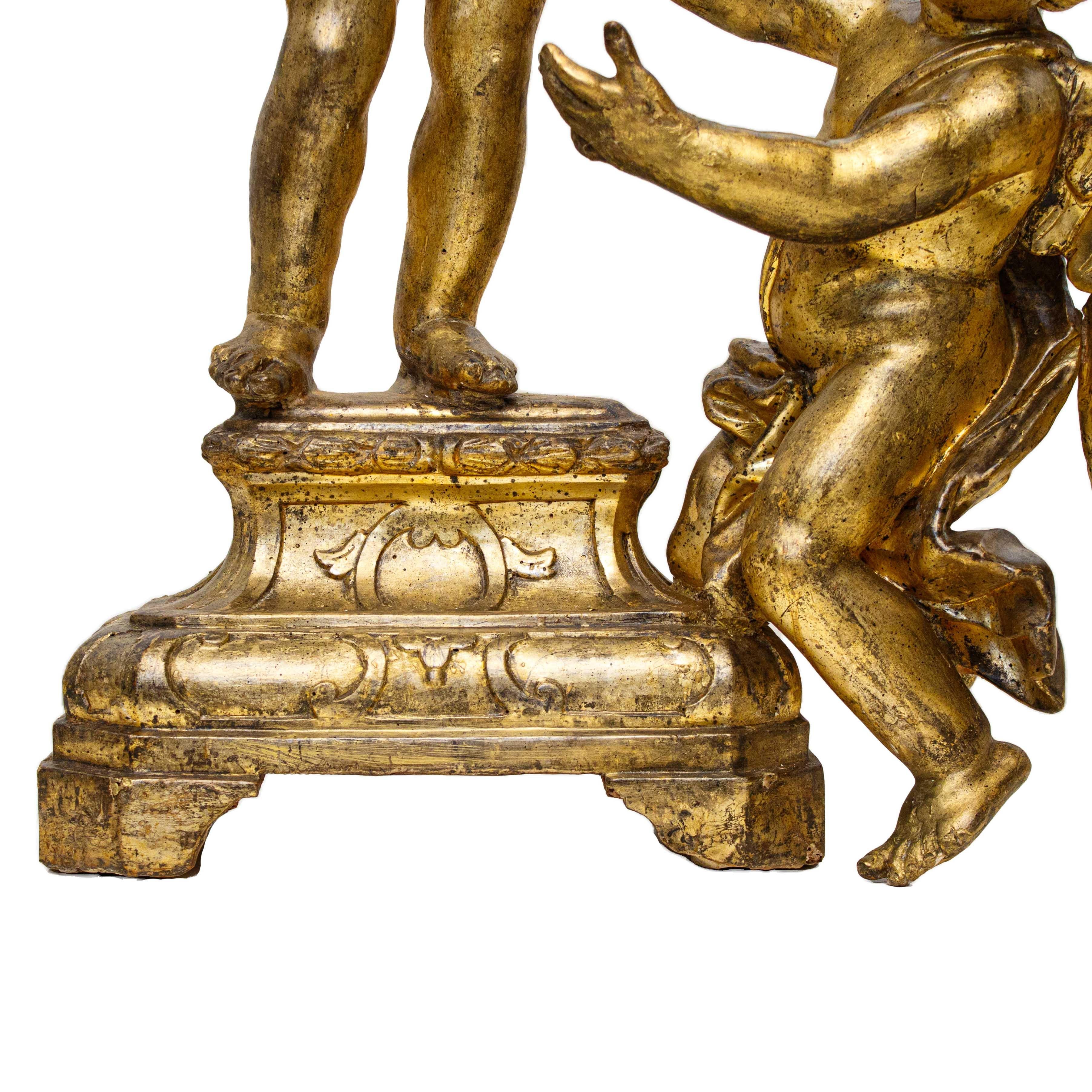 First Half of the 18th Century Putti Pair of Sculptures in Gilded Wood In Good Condition For Sale In Milan, IT