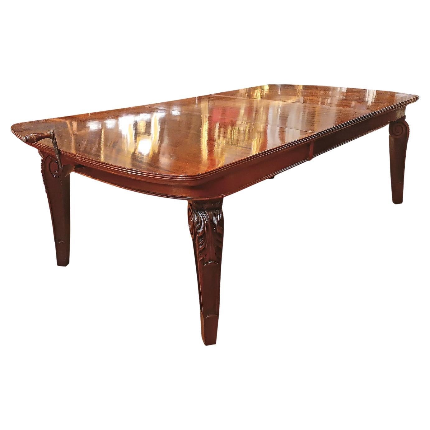FIRST HALF OF THE 19th CENTURY CHARLES X DINING TABLE in vendita