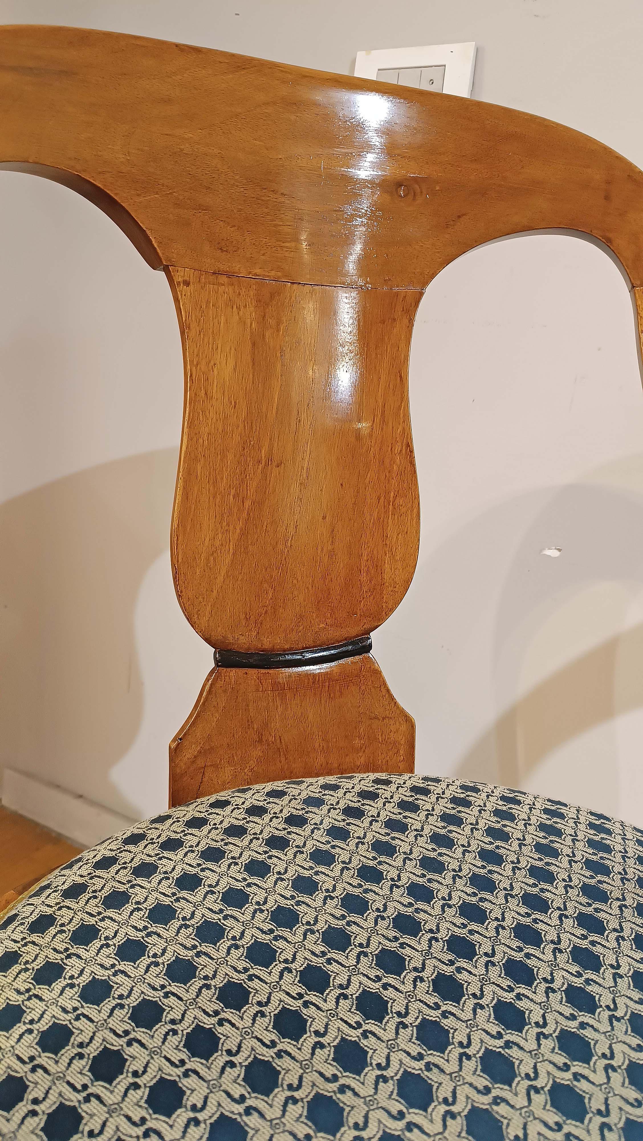 FIRST HALF OF THE 19th CENTURY CHARLES X SMALL ARMCHAIRS IN WALNUT For Sale 4