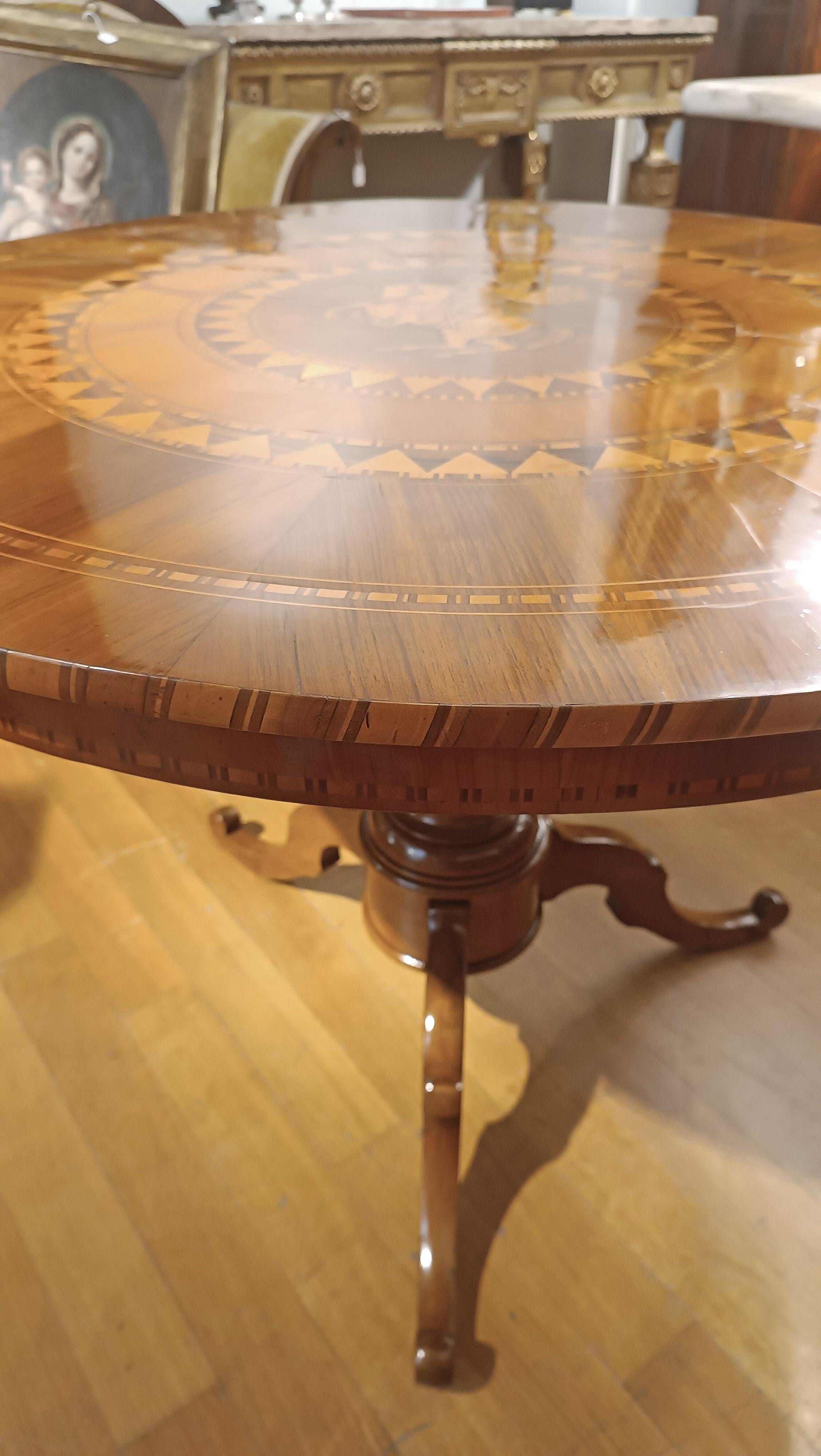 PRIMERA MITAD DEL SIGLO XIX MESA ROLO ENLAIDADA en venta 3