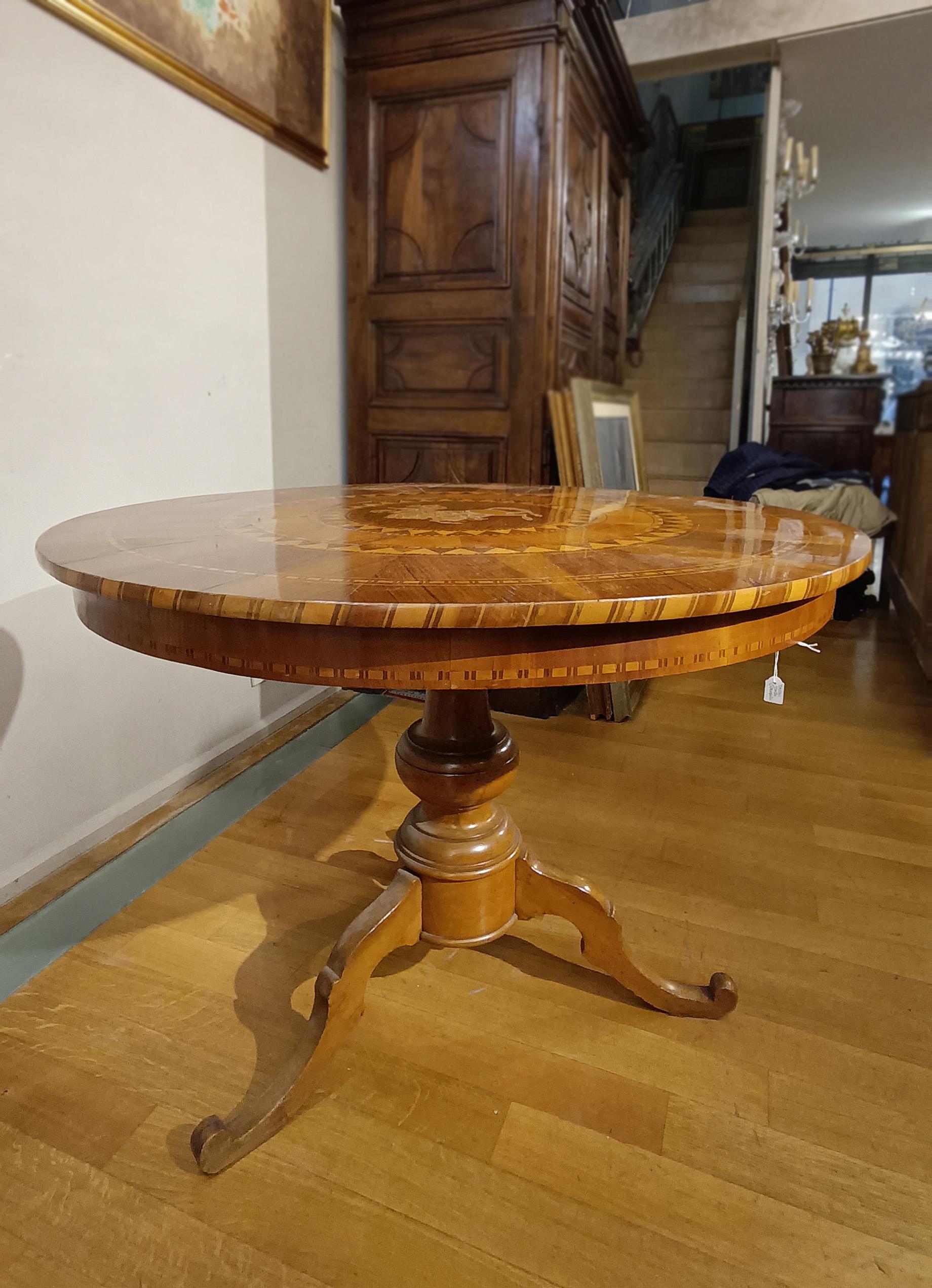 PRIMERA MITAD DEL SIGLO XIX MESA ROLO ENLAIDADA Italian en venta