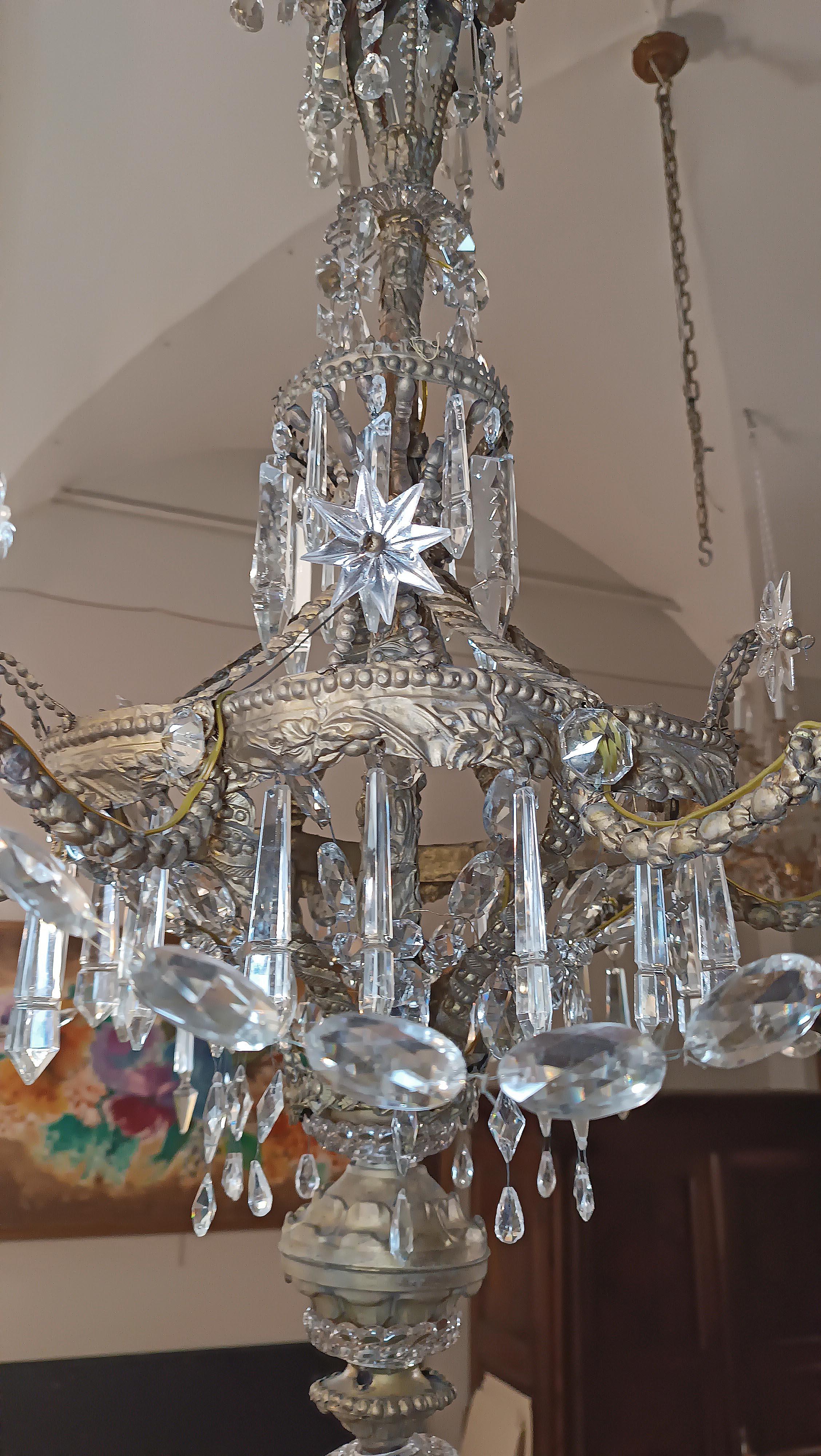 PREMIÈRE MOITIÉ DU 19e SIÈCLE CHANDELIER LOUIS PHILIPPE AVEC CRISTAUX en vente 3