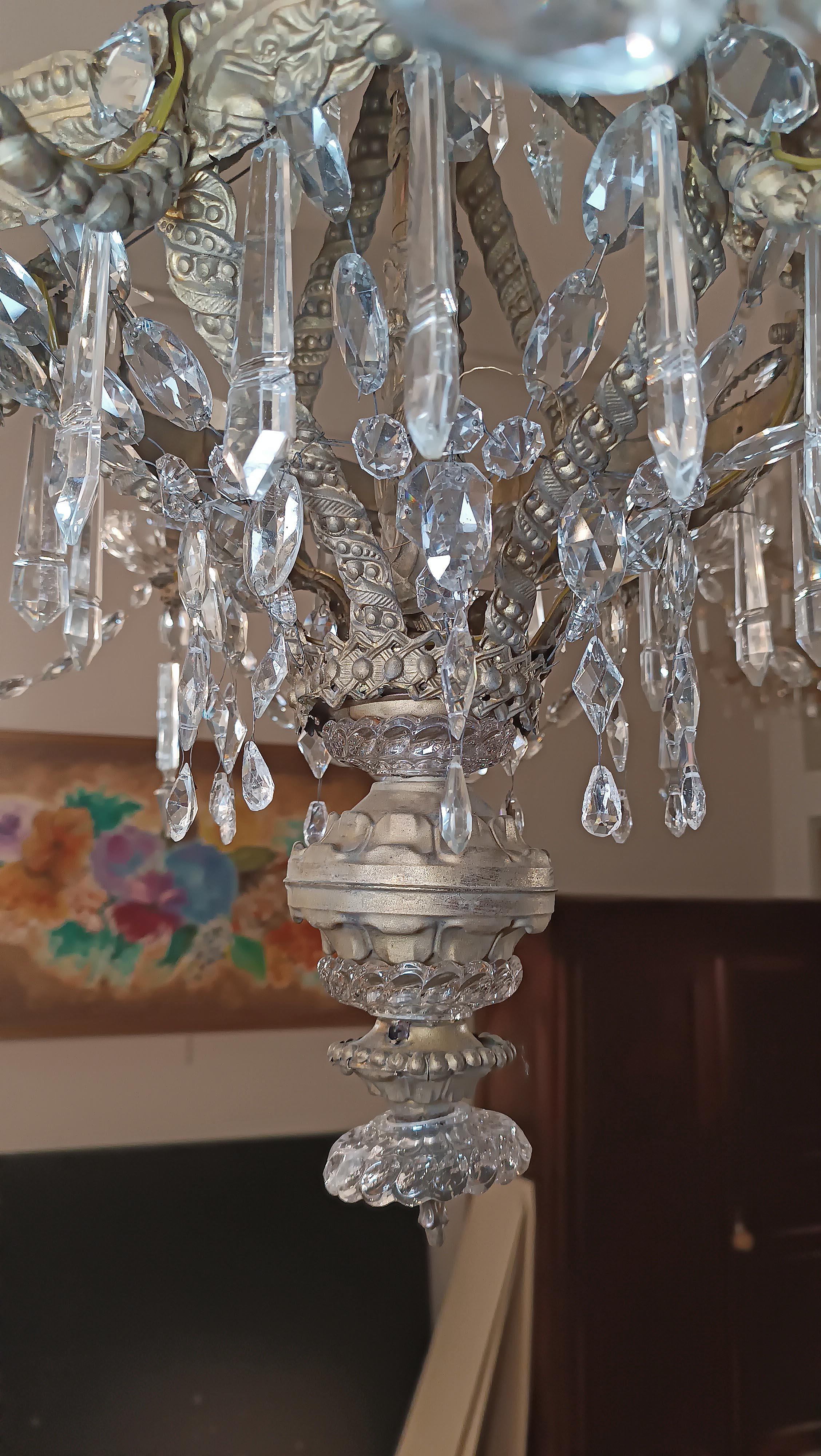 PREMIÈRE MOITIÉ DU 19e SIÈCLE CHANDELIER LOUIS PHILIPPE AVEC CRISTAUX en vente 5
