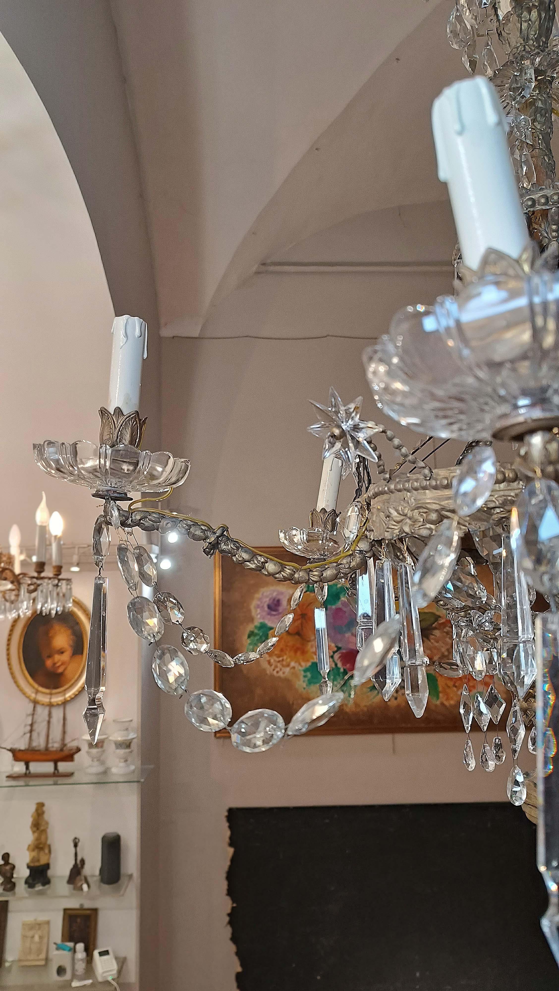 Louis-Philippe PREMIÈRE MOITIÉ DU 19e SIÈCLE CHANDELIER LOUIS PHILIPPE AVEC CRISTAUX en vente
