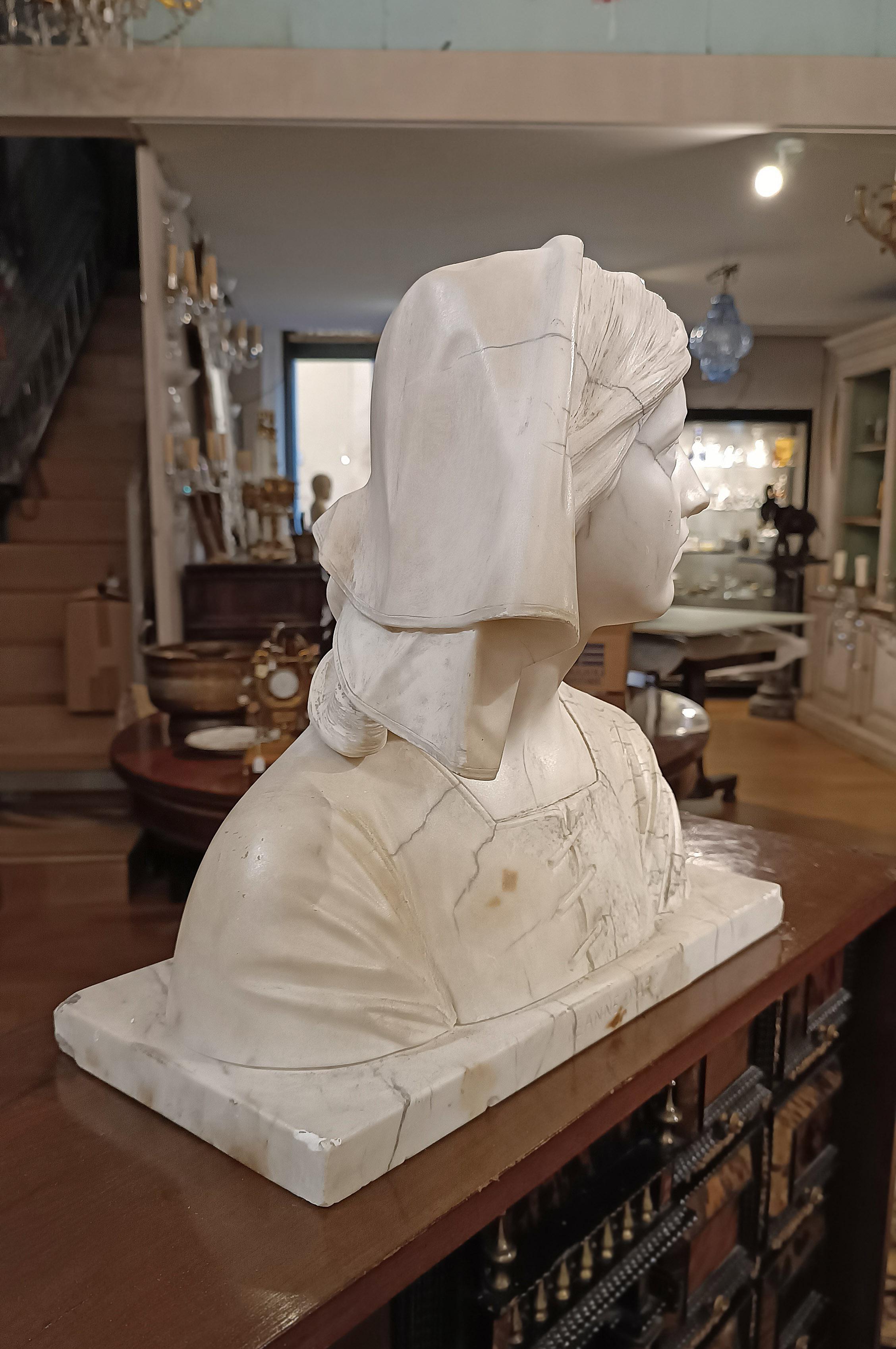 19th Century FIRST HALF OF THE 19th CENTURY MARBLE BUST OF JOAN OF ARC in vendita