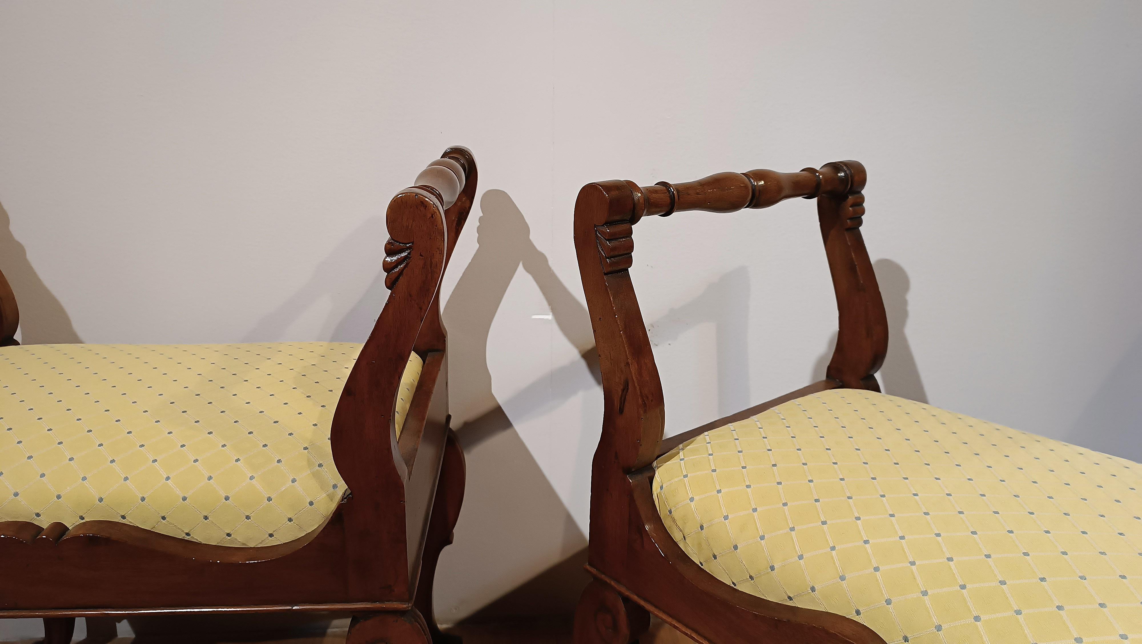 Intagliato a mano FIRST HALF OF THE 19th CENTURY PAIR OF CHARLES X STOOLS in vendita