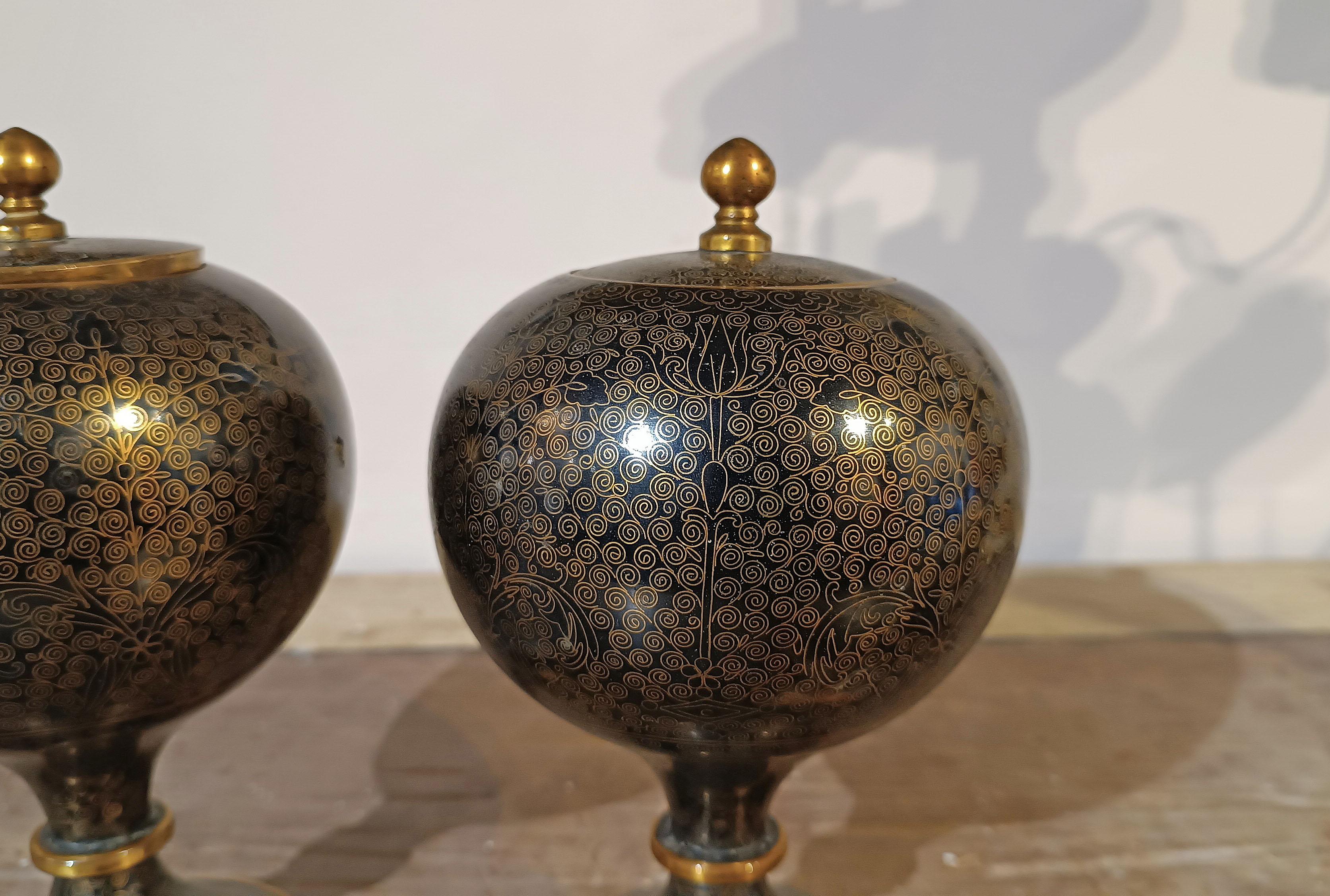 PREMIÈRE MOITIÉ DU 19e SIÈCLE PAIRE DE VASES CLOISONNÉS CHINOIS Bon état - En vente à Firenze, FI