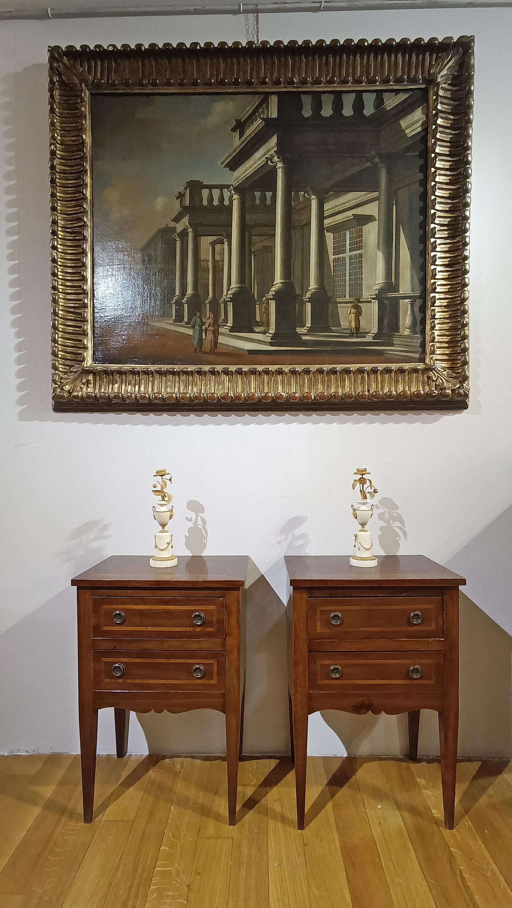 PREMIÈRE MOITIÉ DU 19e SIÈCLE Paire de tables de chevet de style néoclassique en vente 1