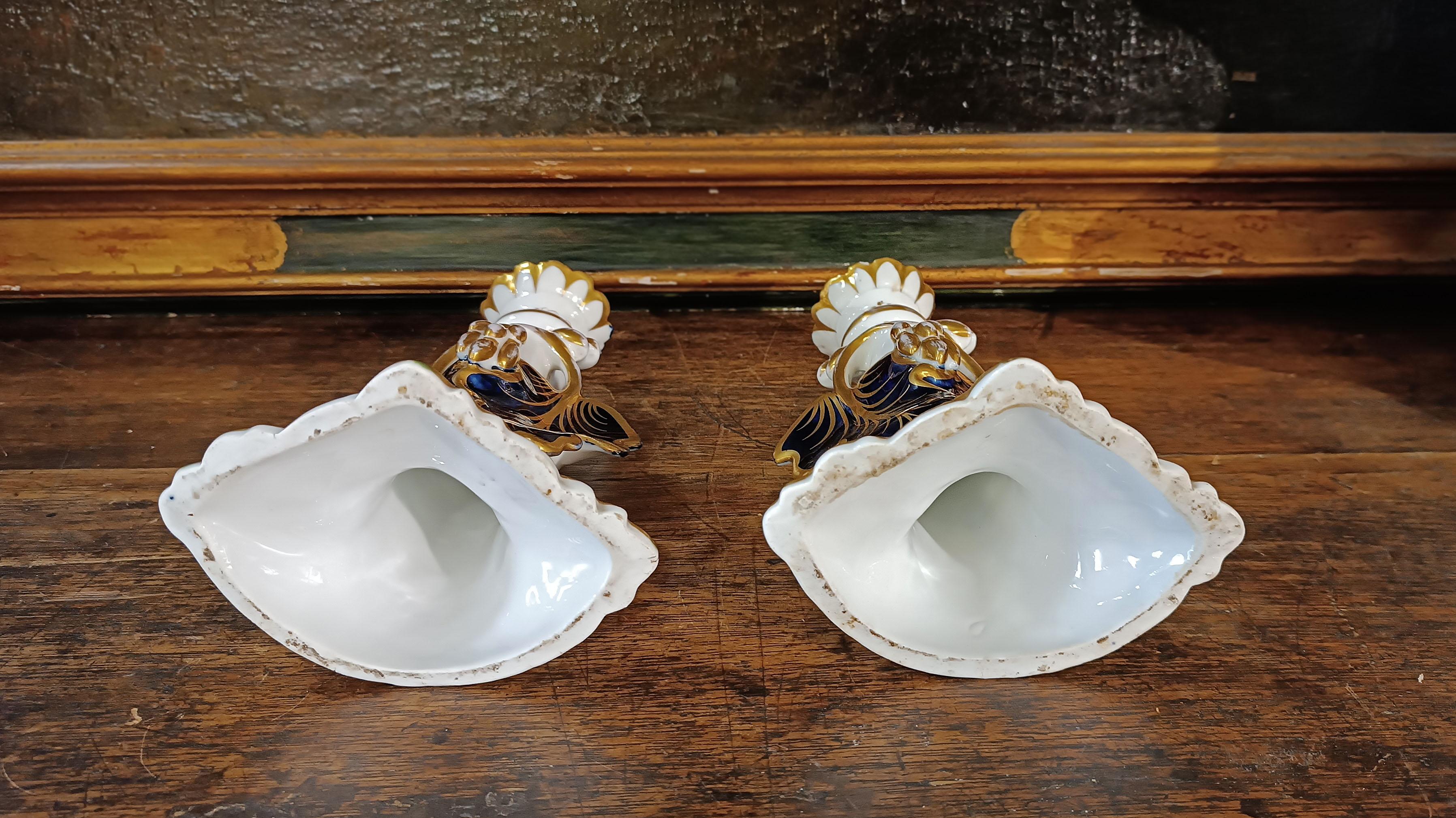 19th Century FIRST HALF OF THE 19th CENTURY PAIR OF PORCELAIN CANDLESTICKS in vendita